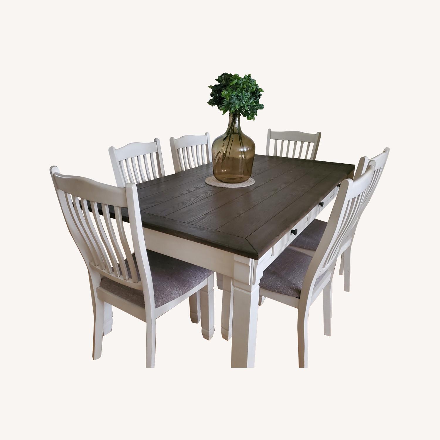 Bob's Discount Furniture Dining Set AptDeco
