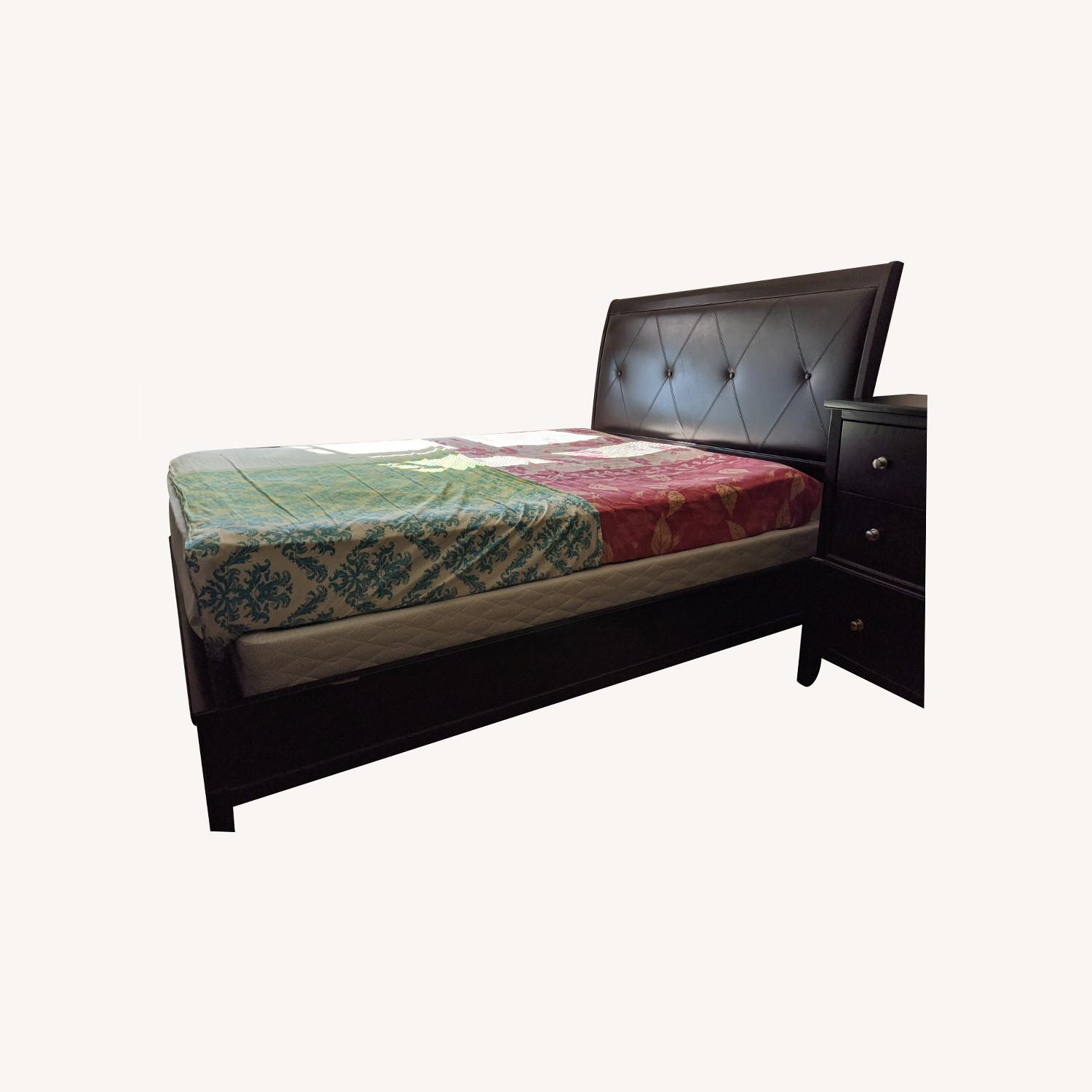 Macy's Full Size Queen Bed AptDeco