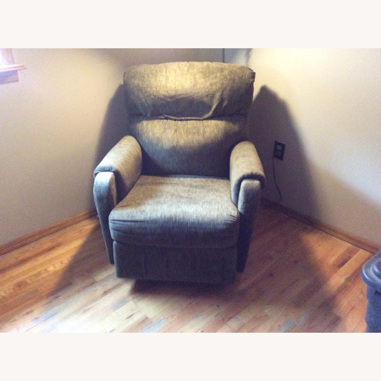 Ashley Furniture Green Lounge Chair AptDeco