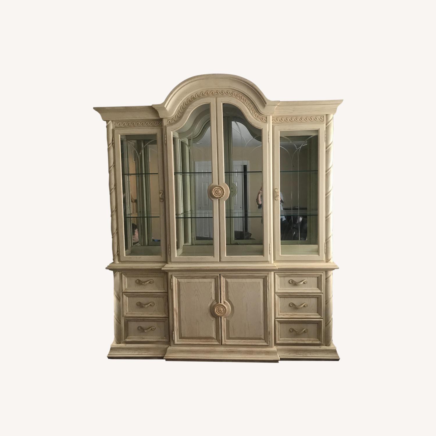 【名品】送料込み Thomasville ファニチャー キャビネット Thomasville China Cabinet - AptDeco