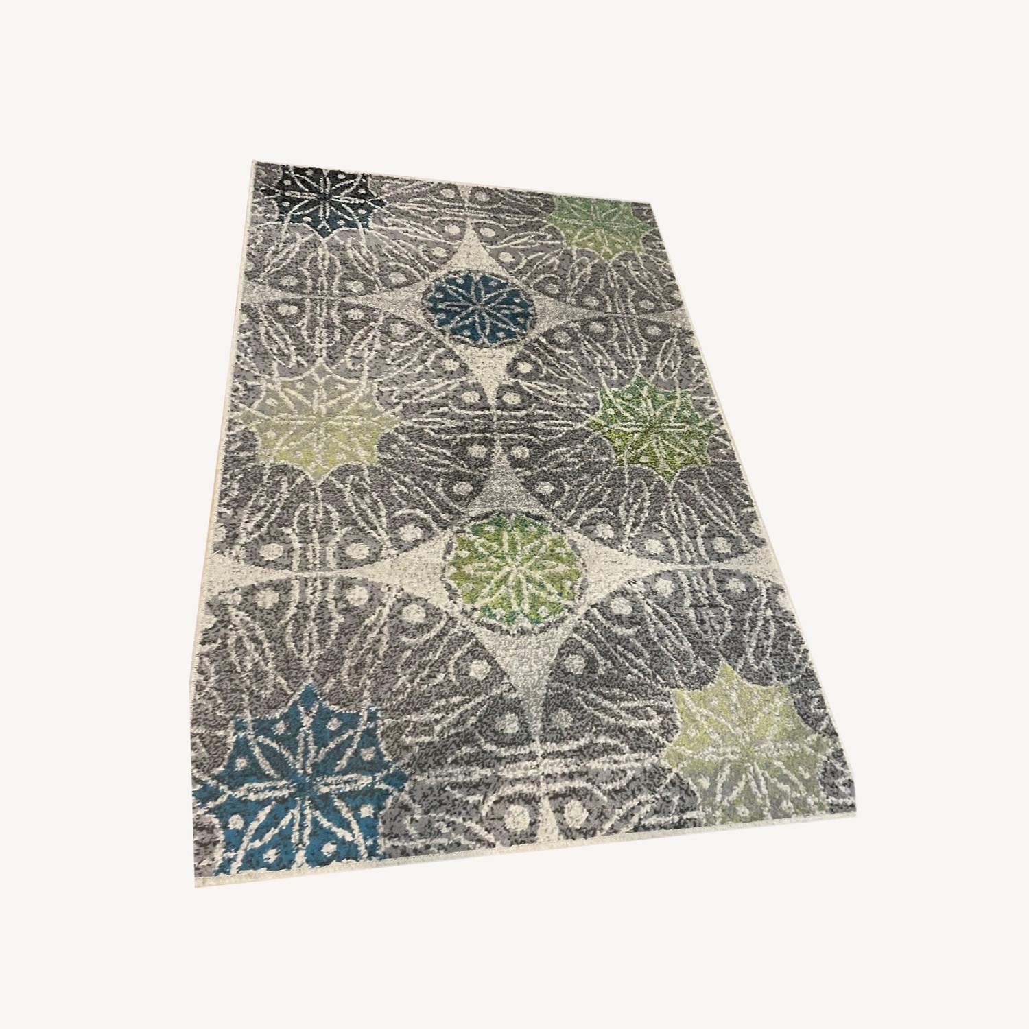 Wayfair Patterned Rug - AptDeco