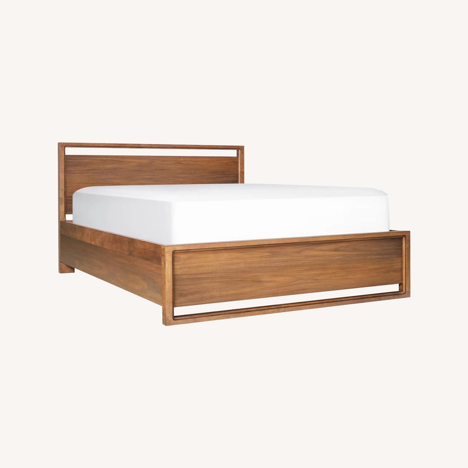 Raymour & Flanigan Aversa Bed