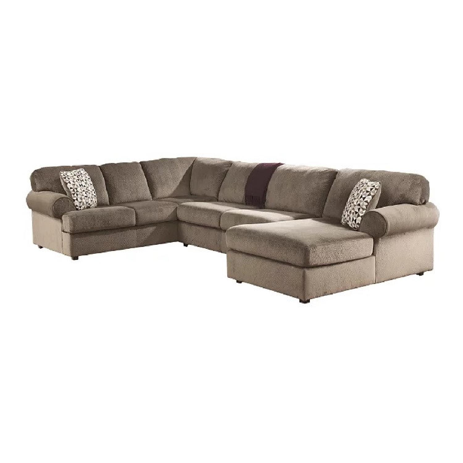 Ashley Furniture 3 pc- Sectional Sofa - image-4