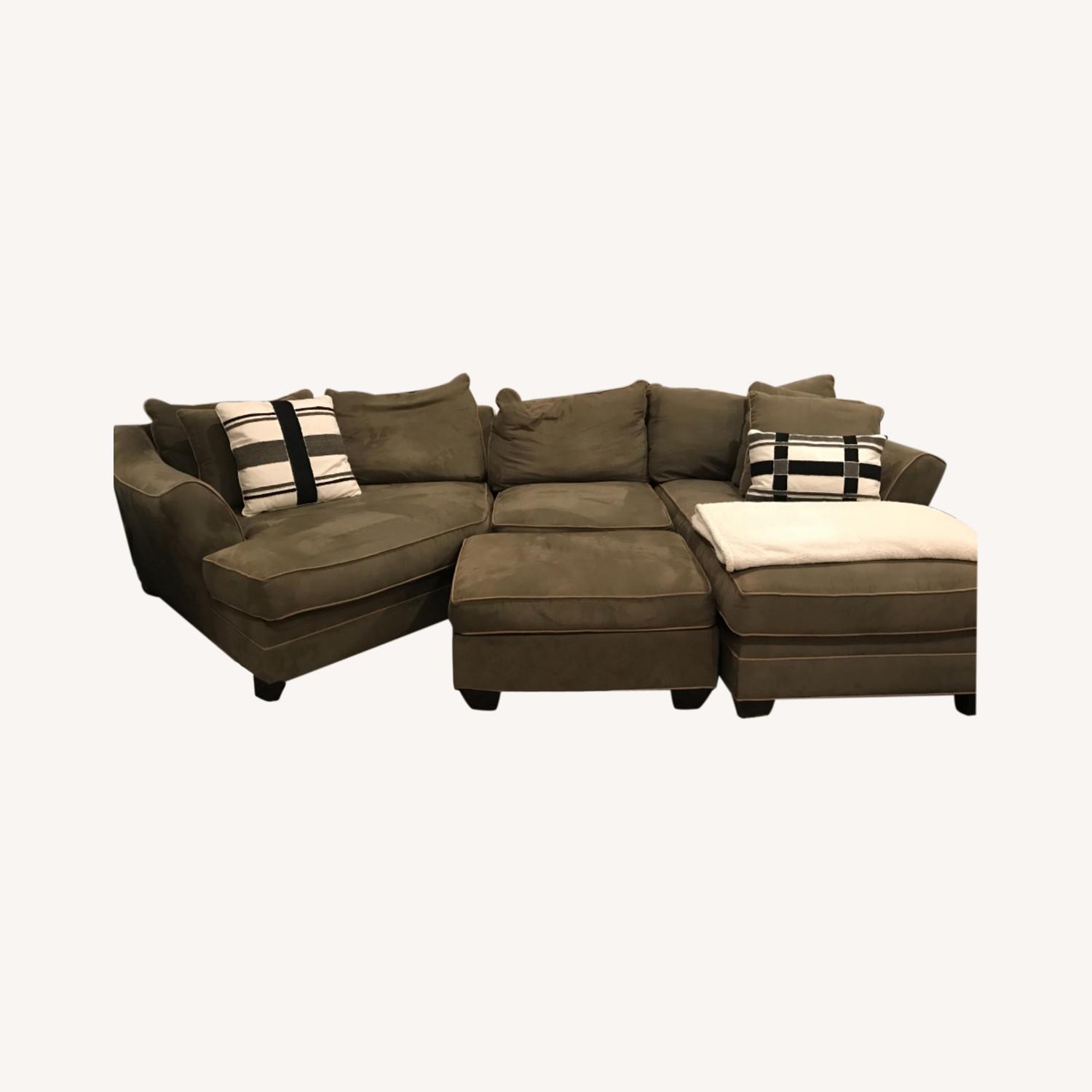 Broyhill 4 Piece Sectional AptDeco