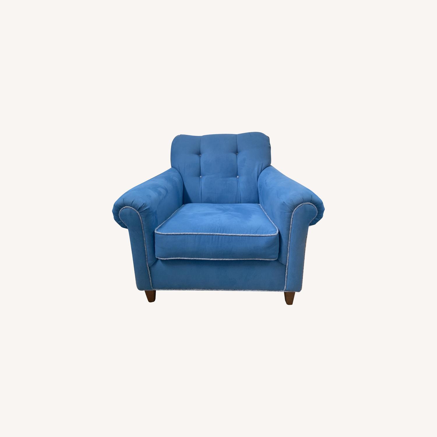 Custom upholstered Thomasville Accent Chairs AptDeco