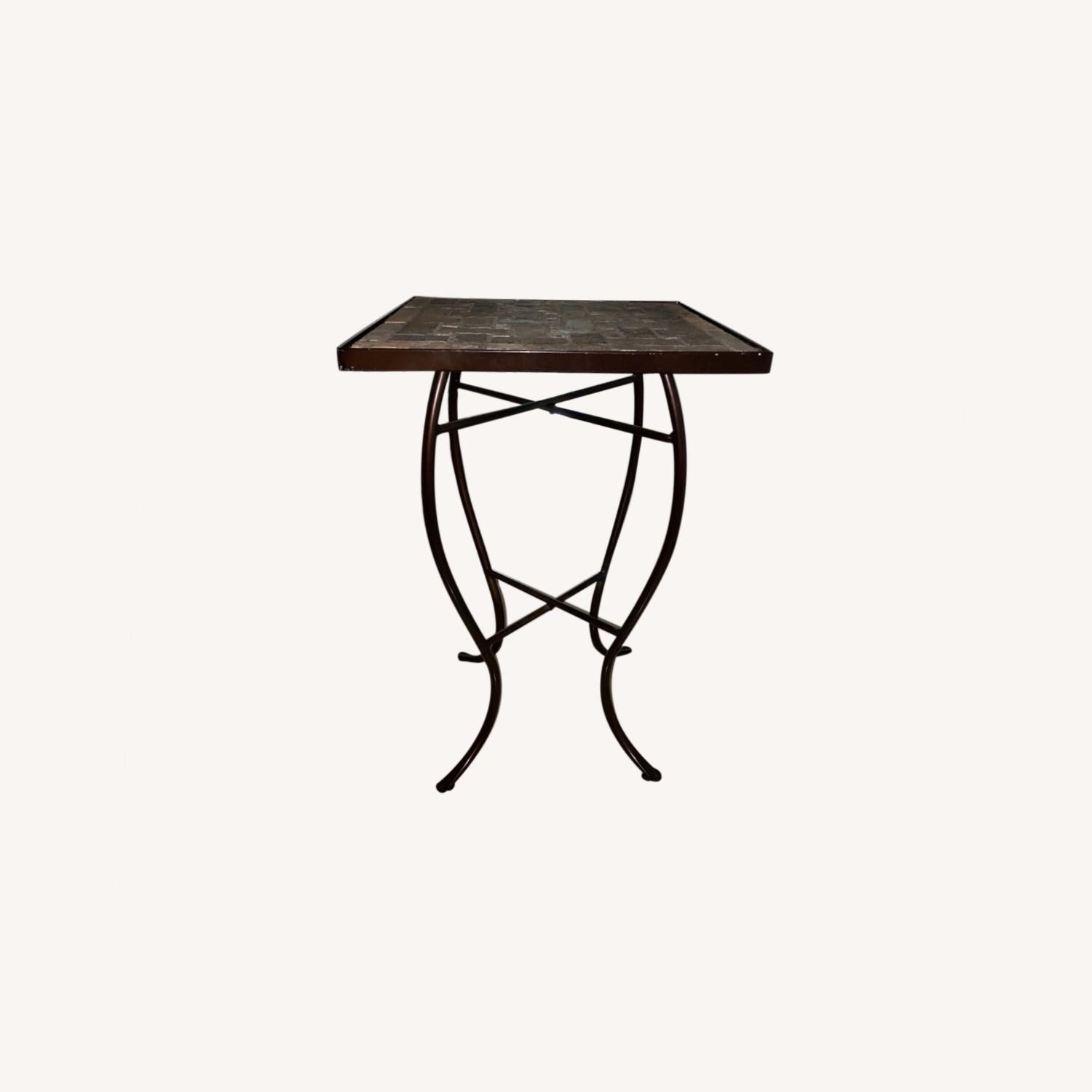 Garden / Decor Table AptDeco