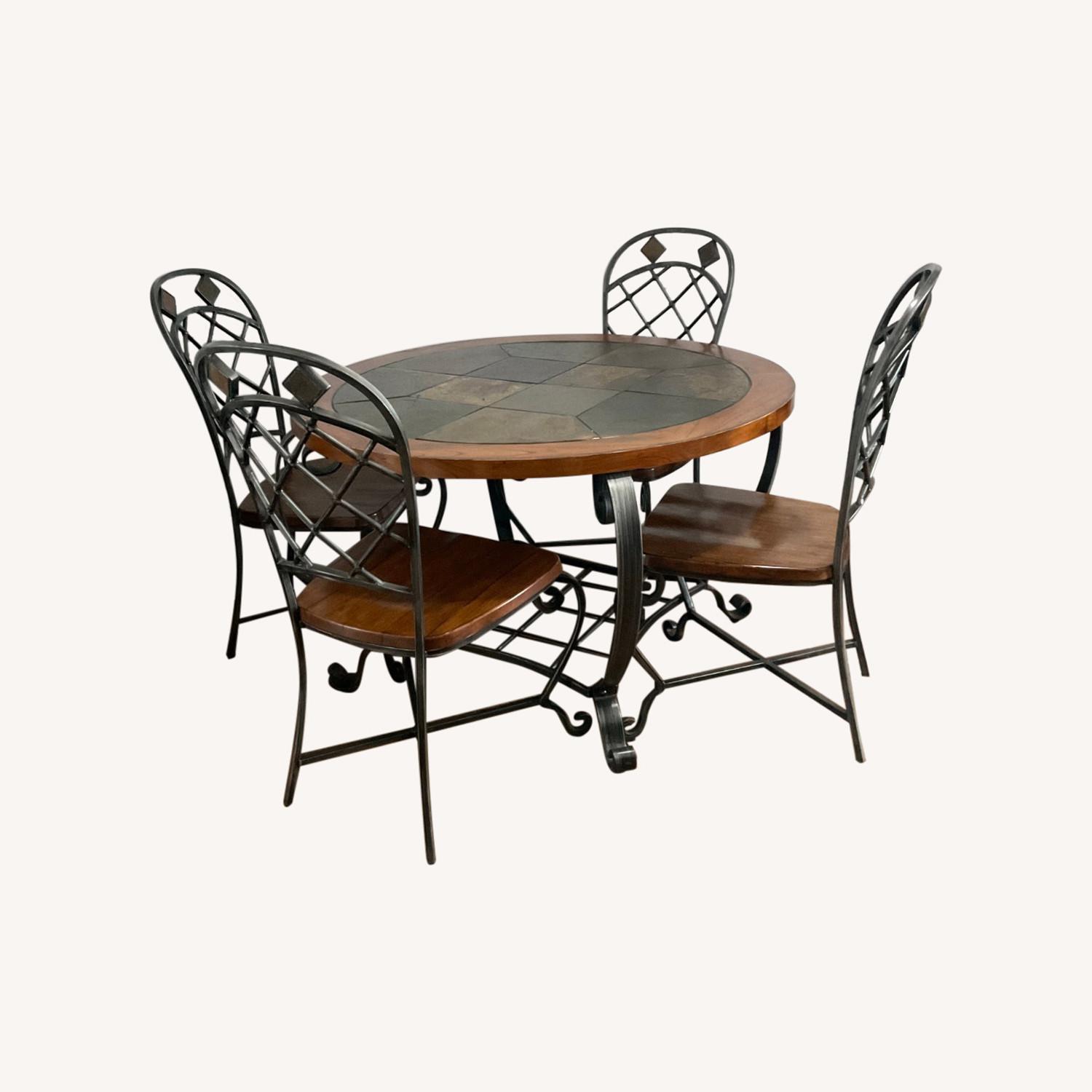 Round Dining Set w/ 4 Chairs - AptDeco