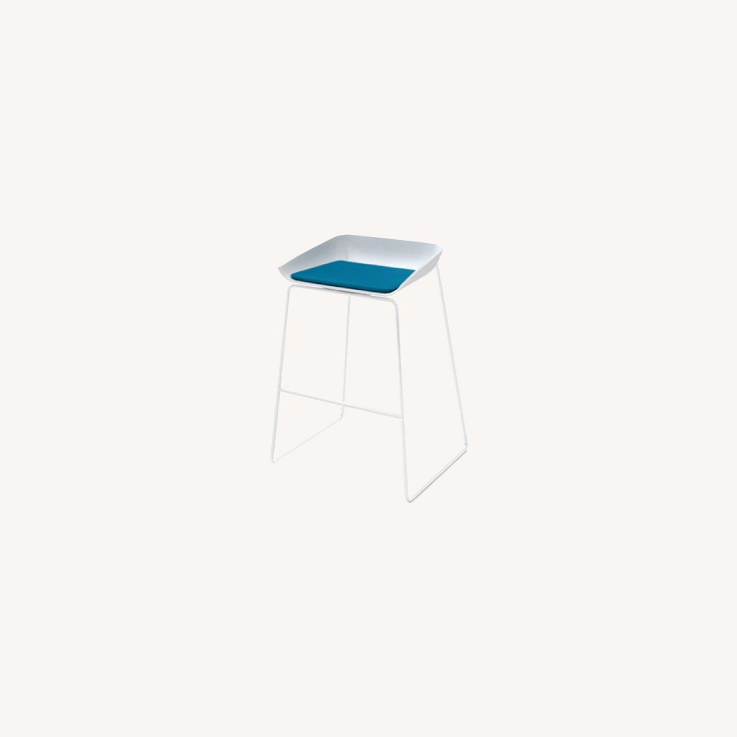 Steelcase Stools AptDeco