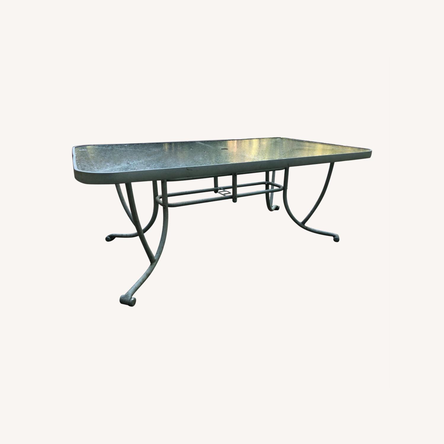 Patio Table & 6 Chairs AptDeco