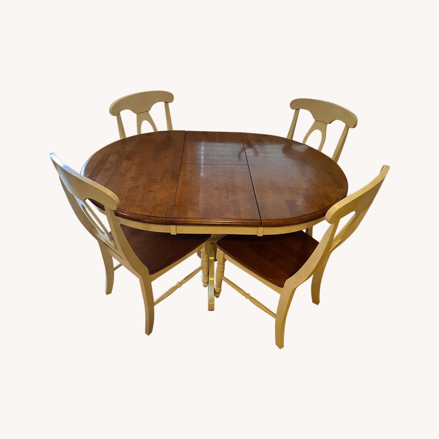 Raymour & Flanigan 5 Piece Dining Set w Selfstoring Leaf AptDeco