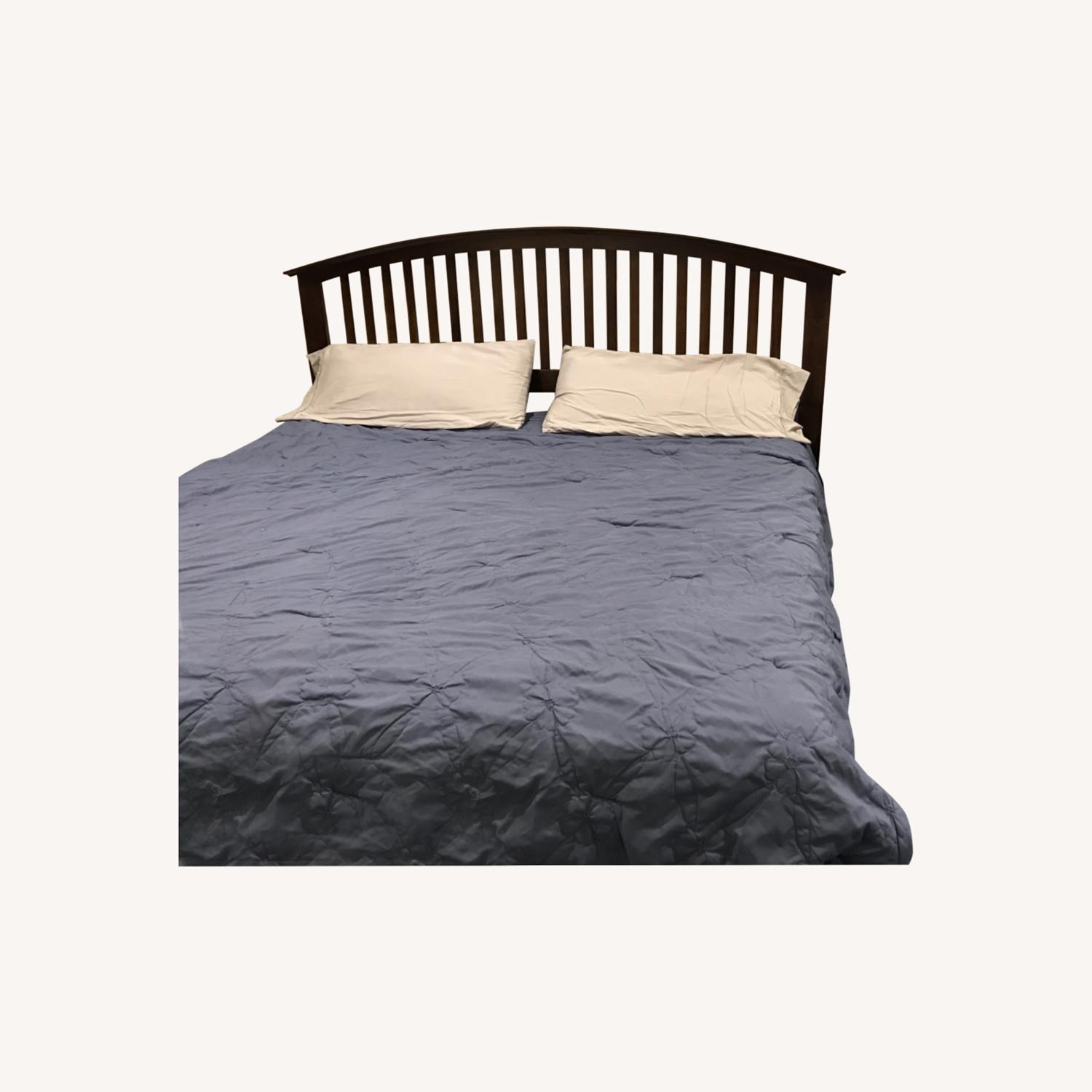 Bob's Discount Furniture King bed AptDeco