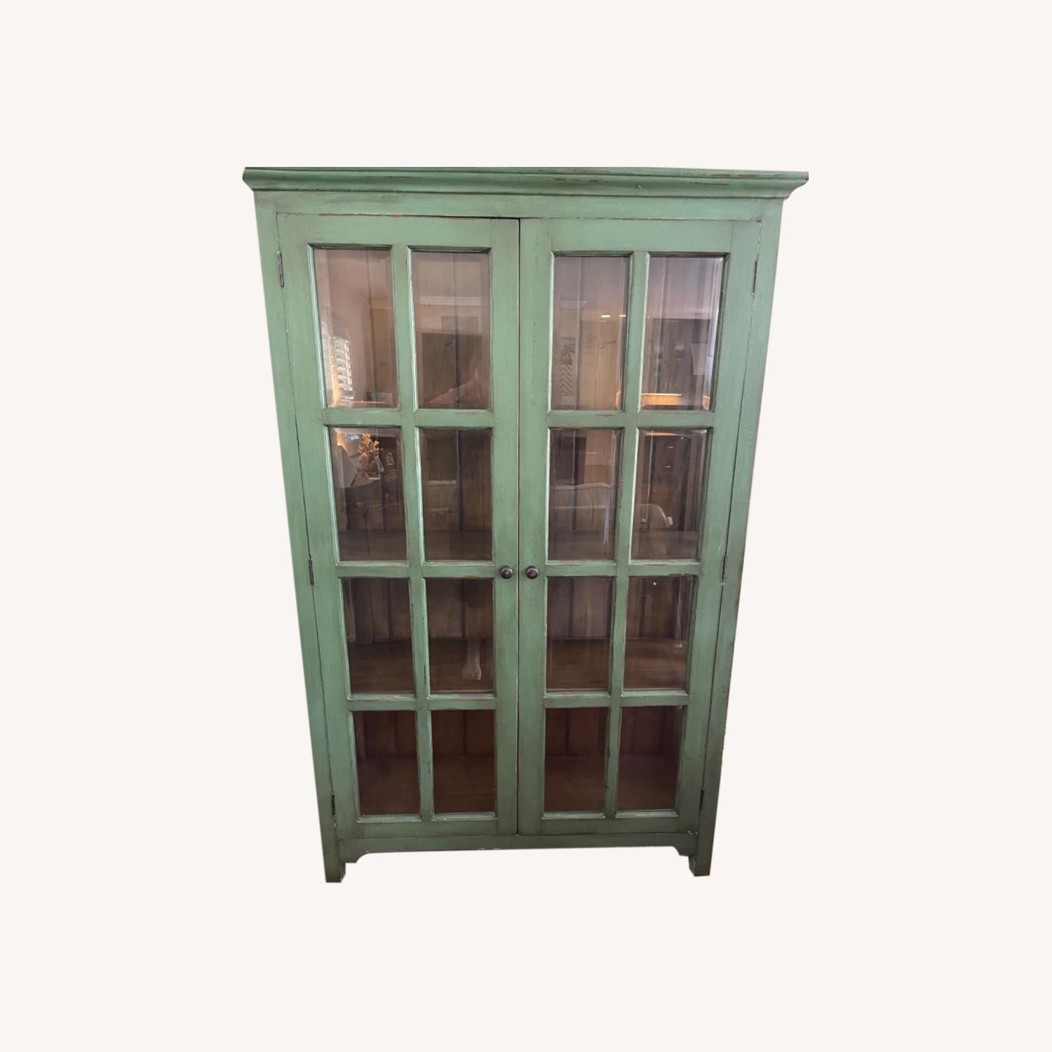 Green Display AptDeco