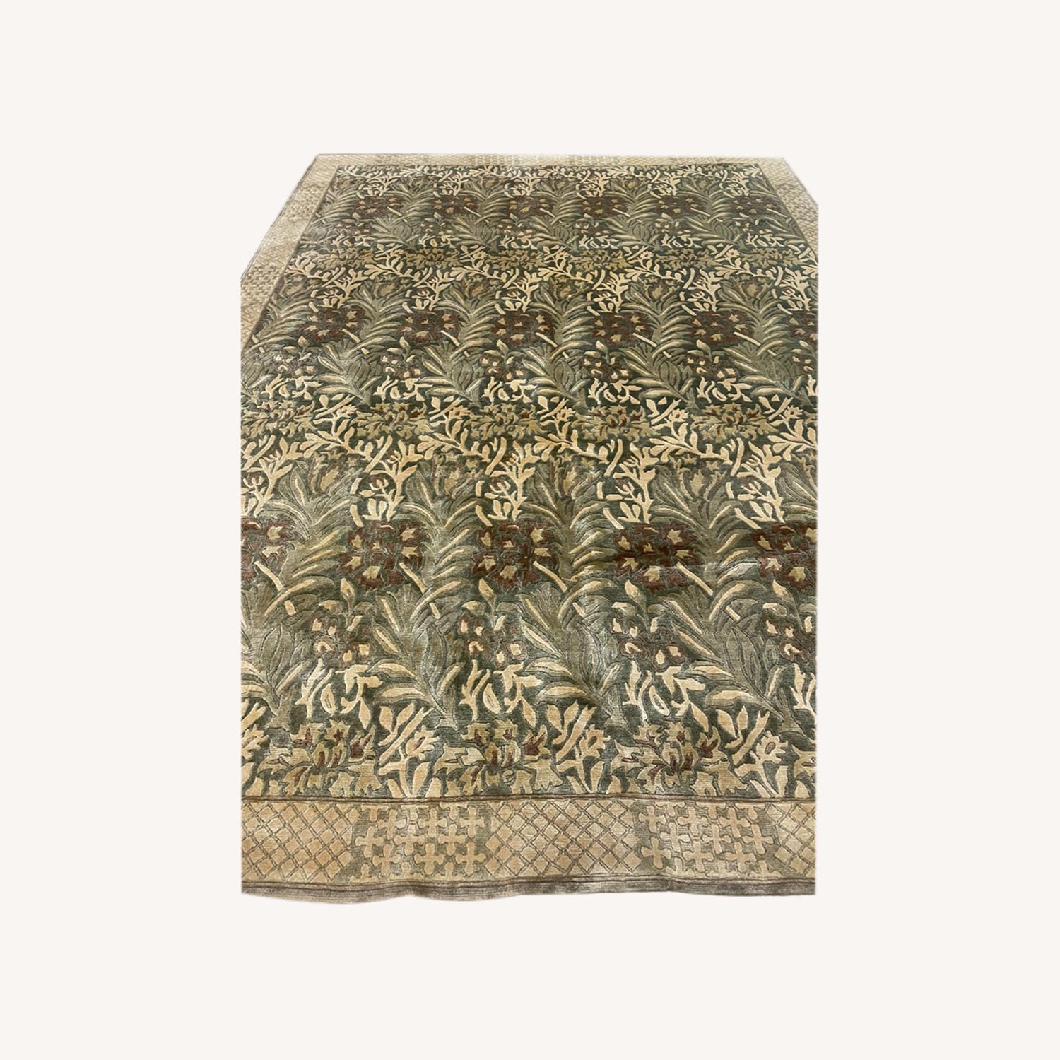 Handcrafted Classic Wool Pile 8' x 11' Area Rug - image-0
