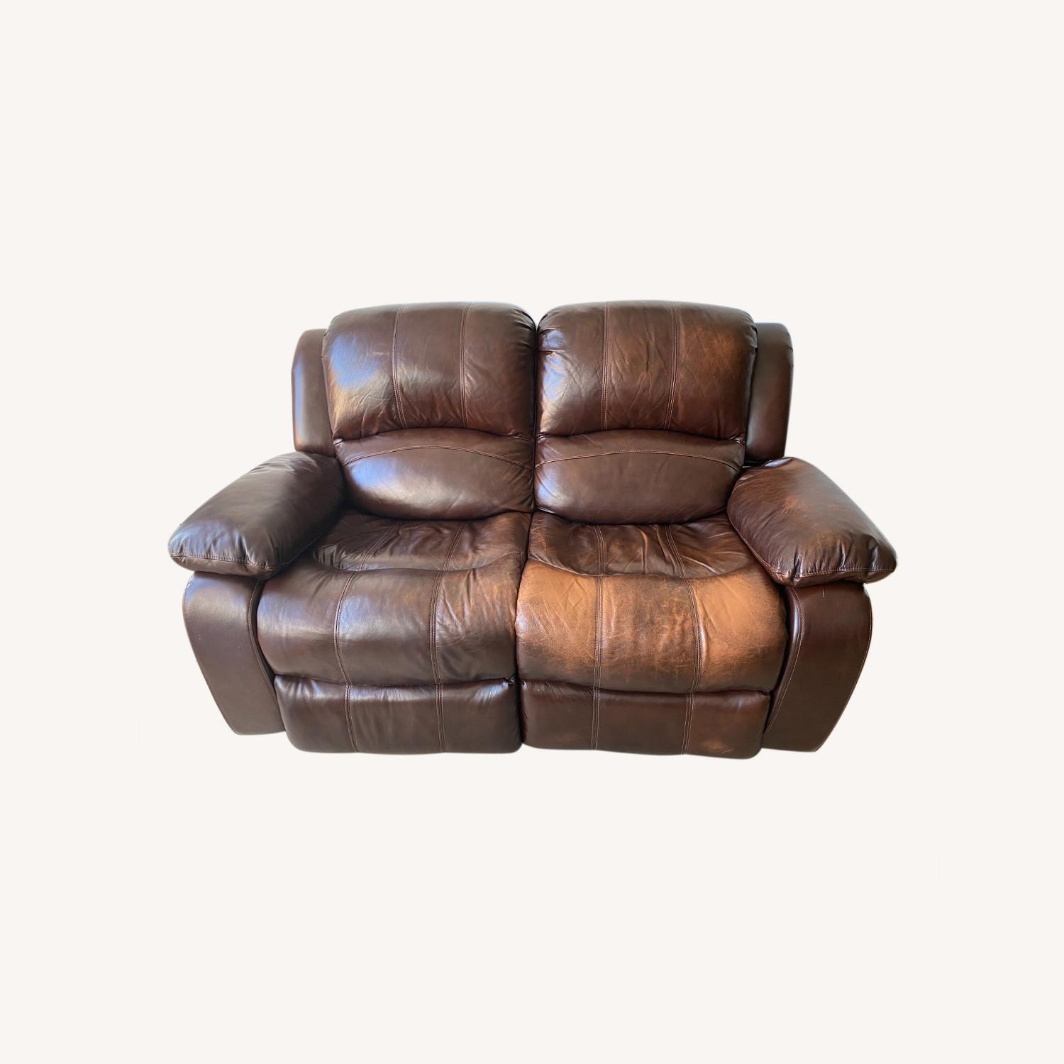 Raymour & Flanigan Leather 2Seat Automatic Recliner AptDeco