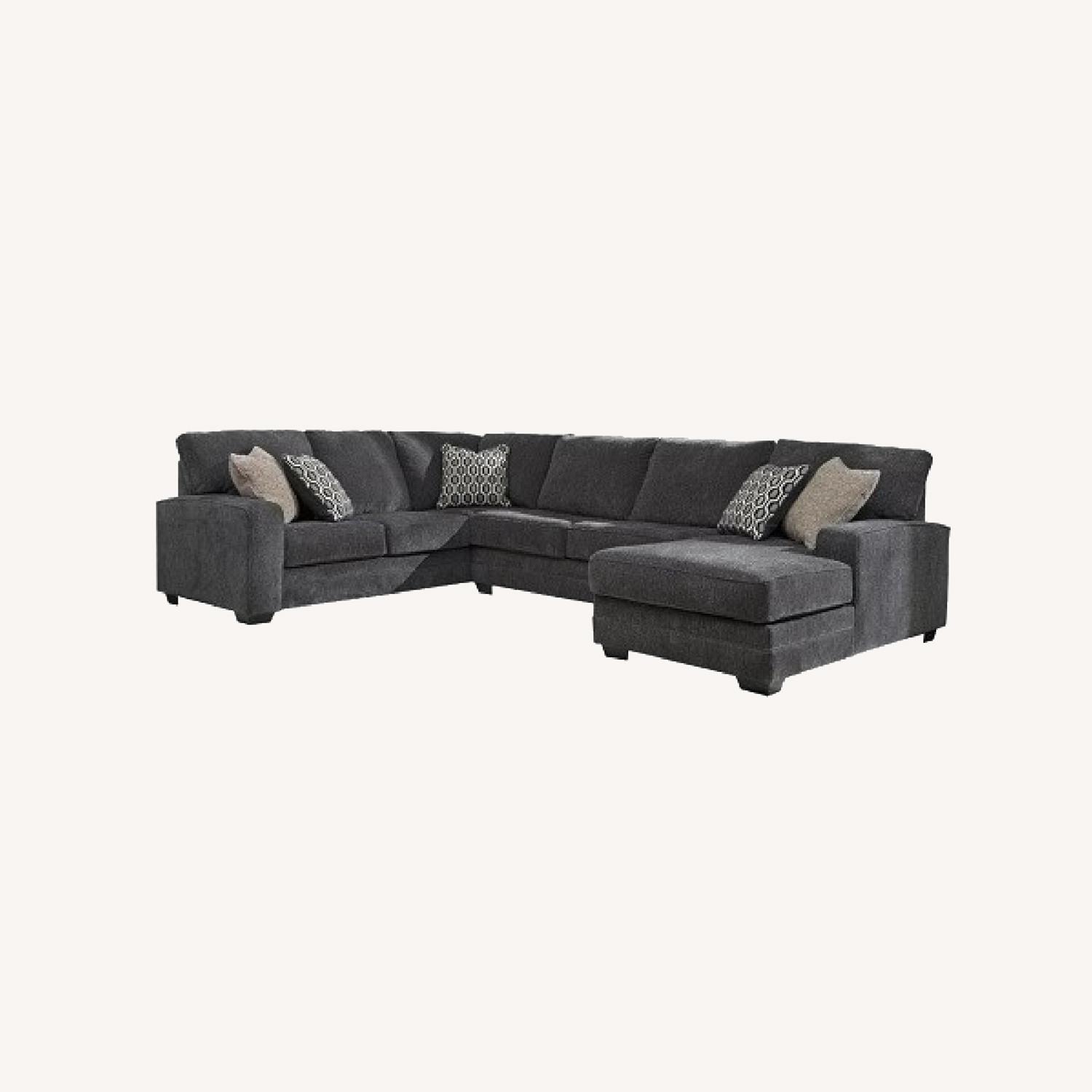 Ashley Furniture Wetzel 3-pc. Sectional Sofa - image-0