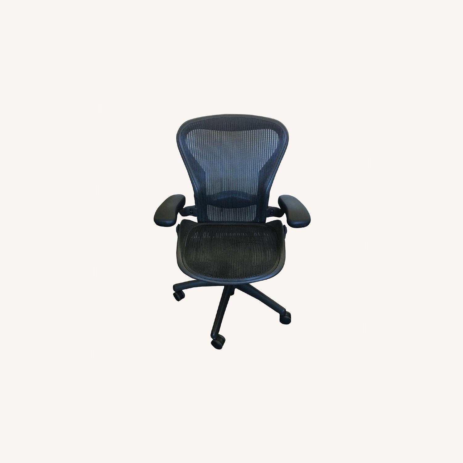 Herman Miller Aeron Chair size B AptDeco