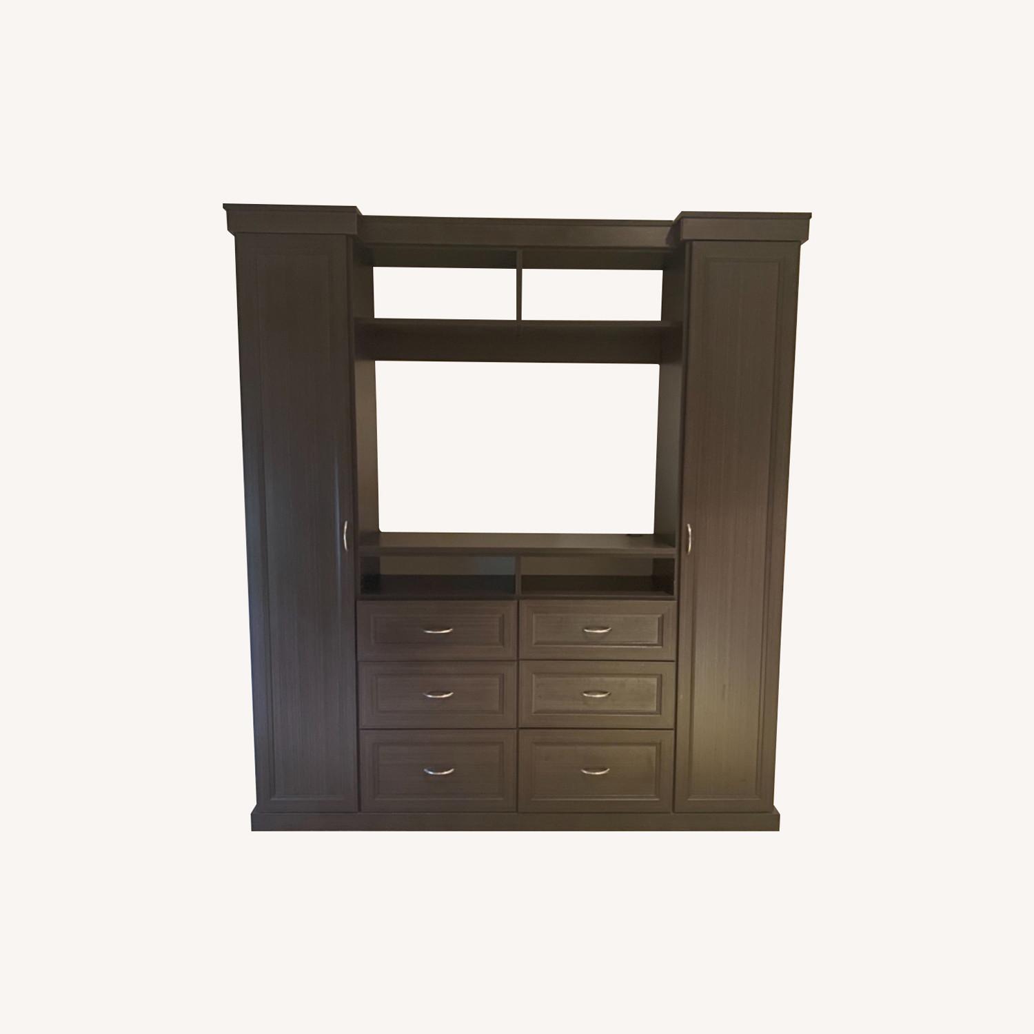 Bedroom Built-In Wall Unit - image-0