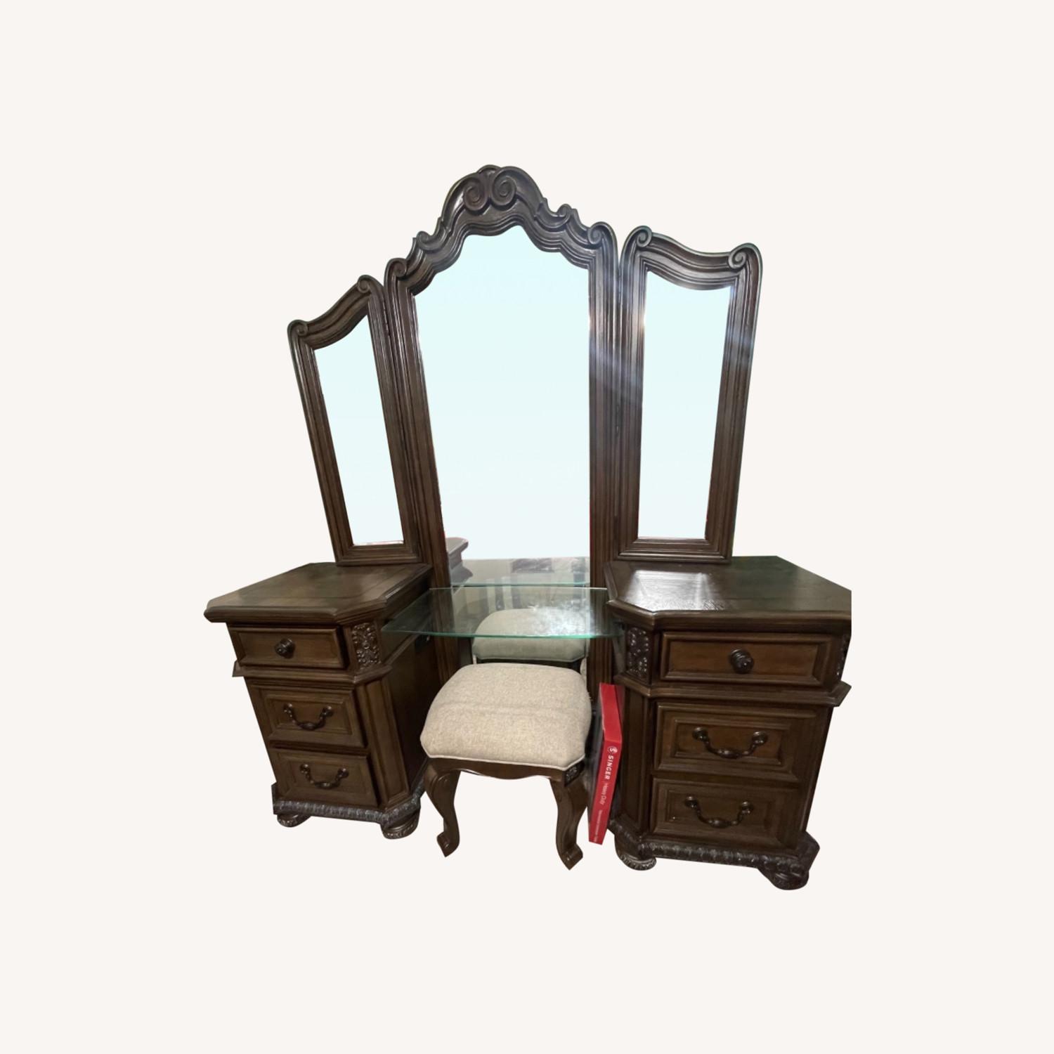 Kensington Complete Vanity with Stool AptDeco