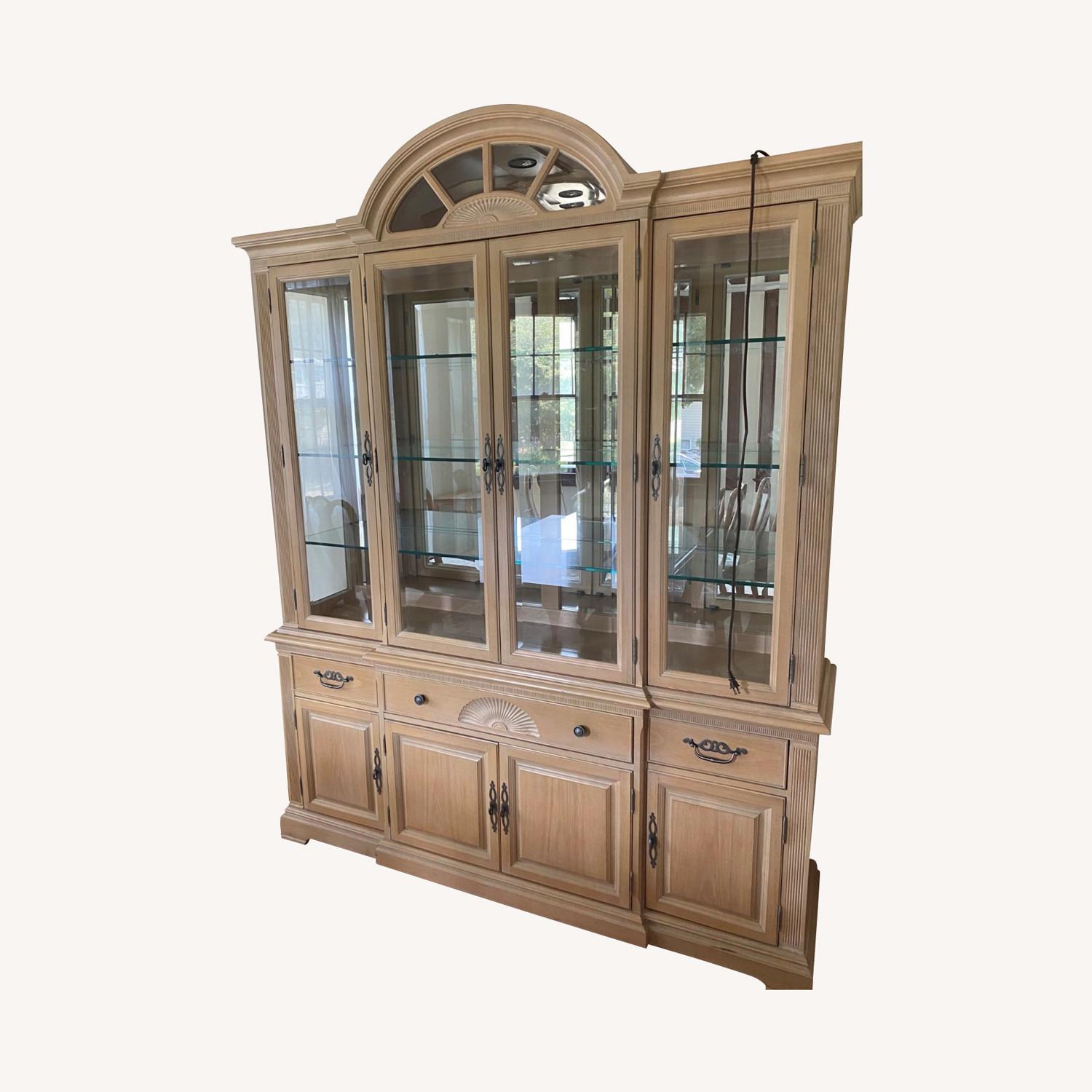 Bernhardt Lighted China AptDeco