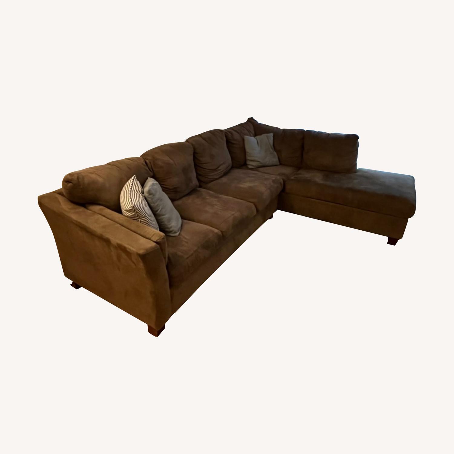 Beautiful Sectional Couch - image-0