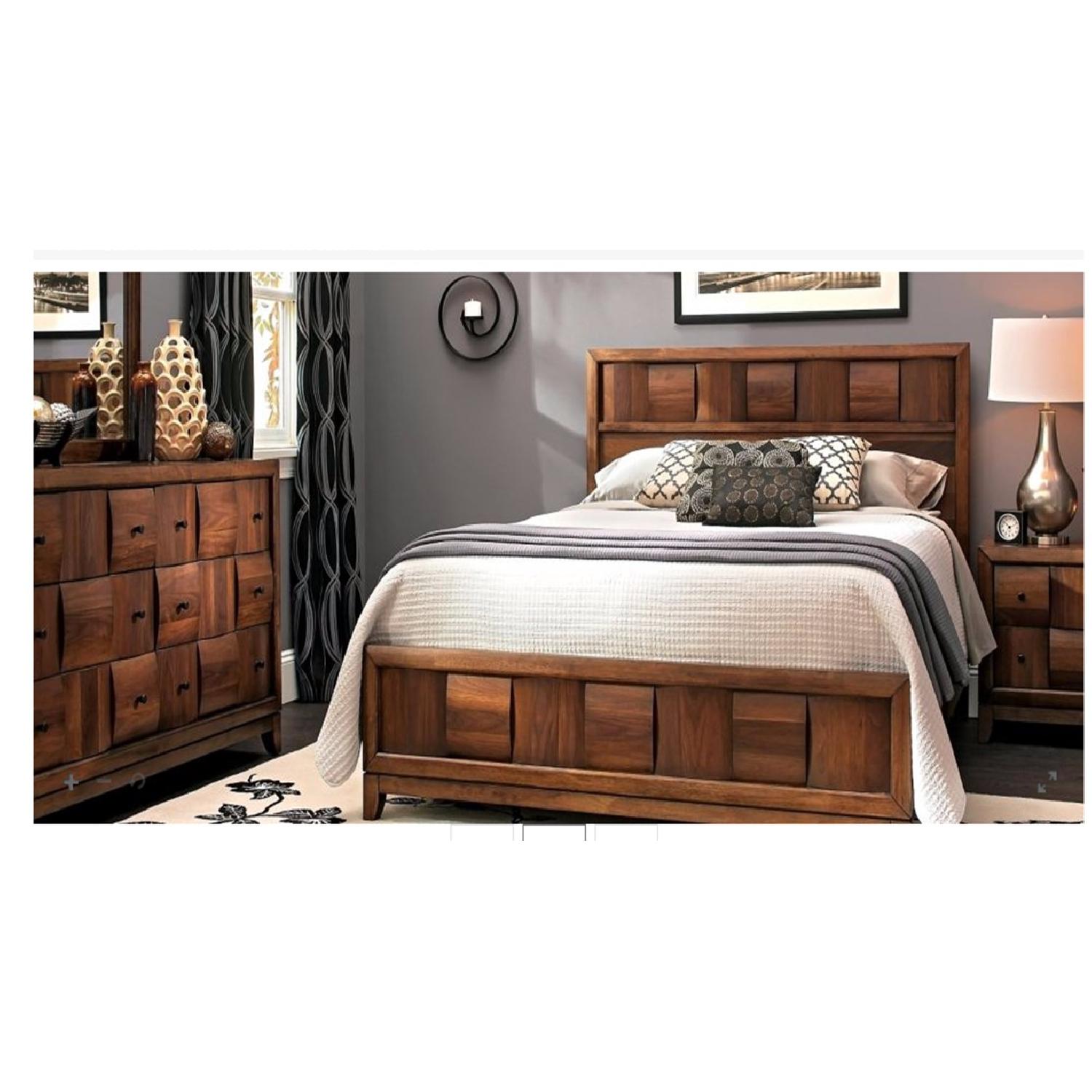 Raymour & Flanigan Jovie Queen Platform Bed Frame AptDeco