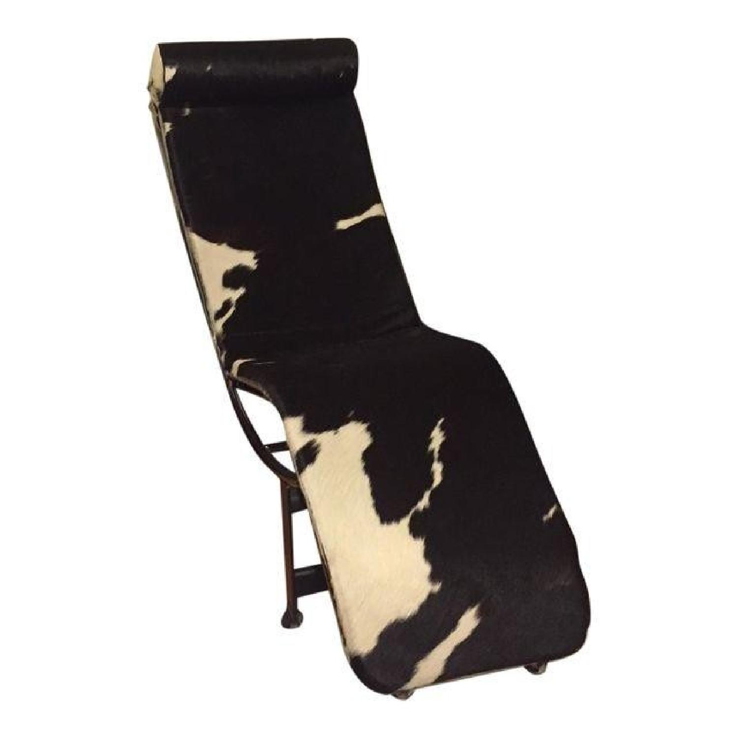 Le Corbusier Cowhide Chaise Lounge AptDeco