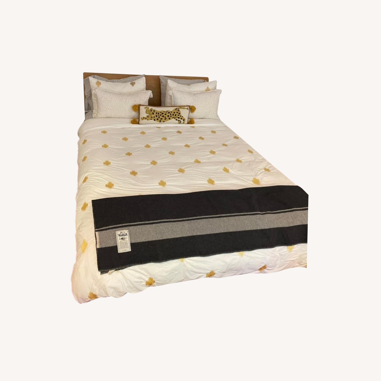 Design Within Reach Luciano Bertoncini Queen Size Bed Frame - image-0