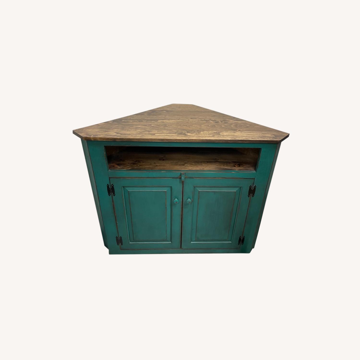 Corner Media Table - image-0