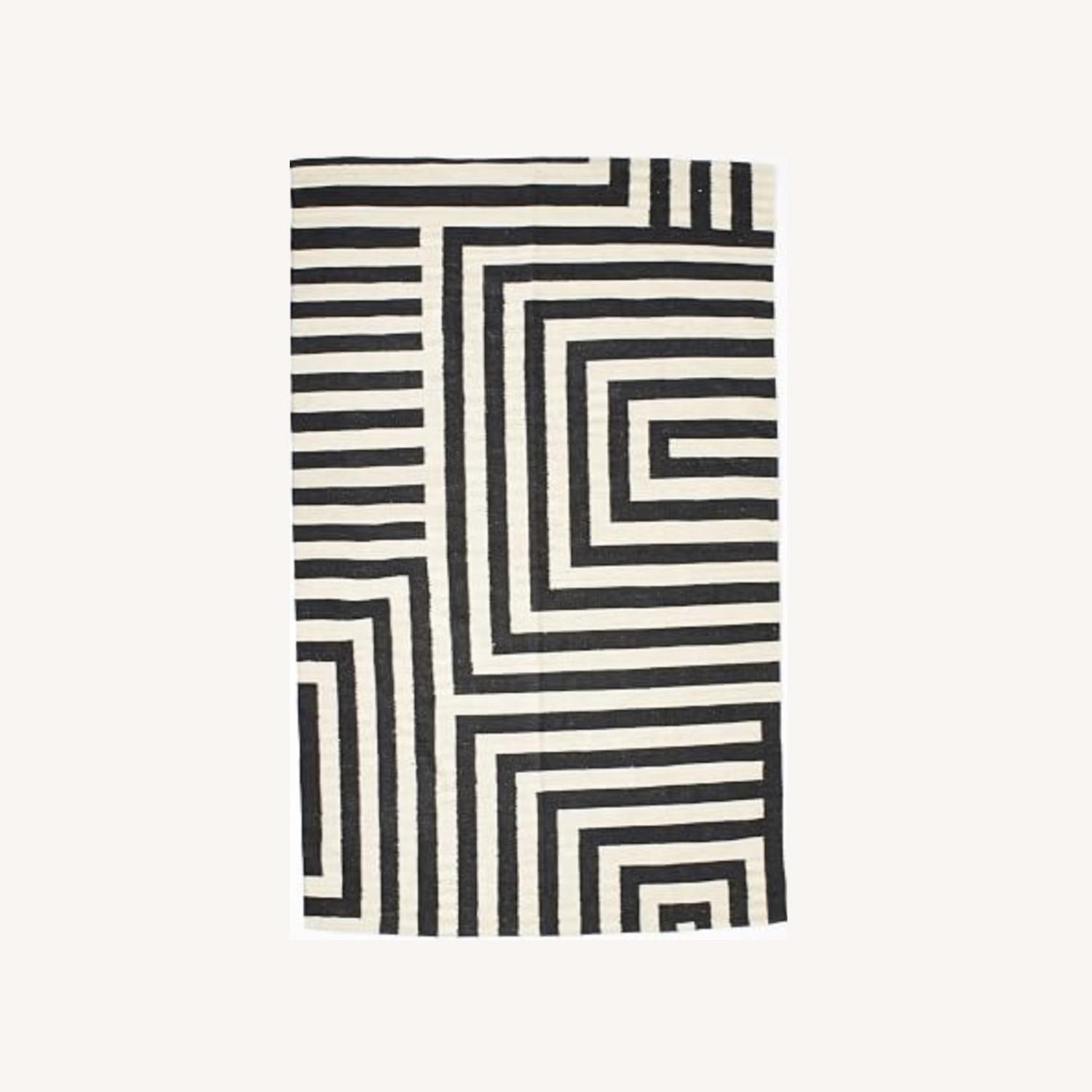 West Elm X Kate Spade Saturday Maze Rug 5x8 - AptDeco