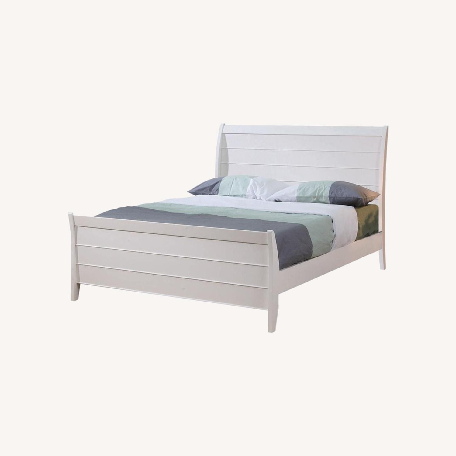 Coastal Cottage Style Twin Bed In White Finish AptDeco