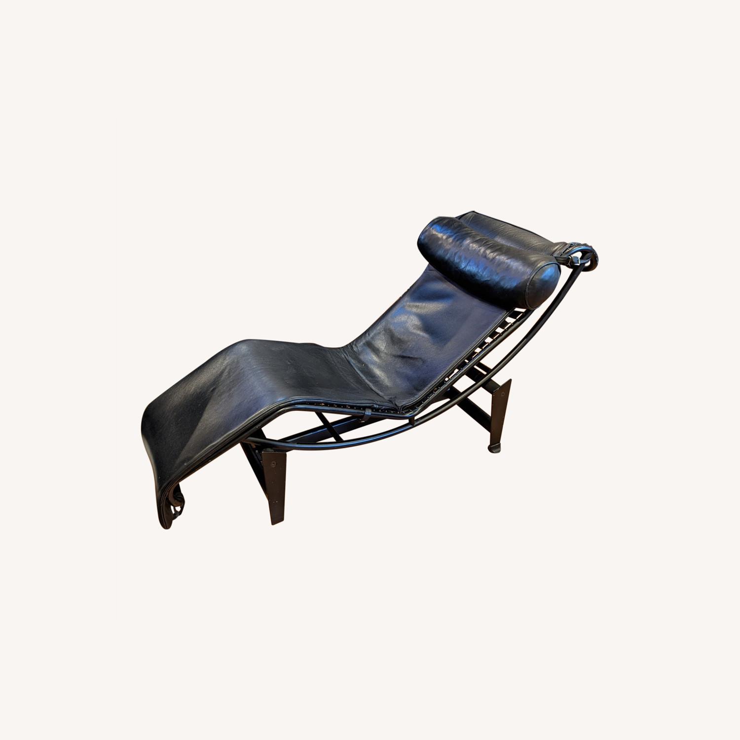 Le Corbusier Chaise Lounge - image-0