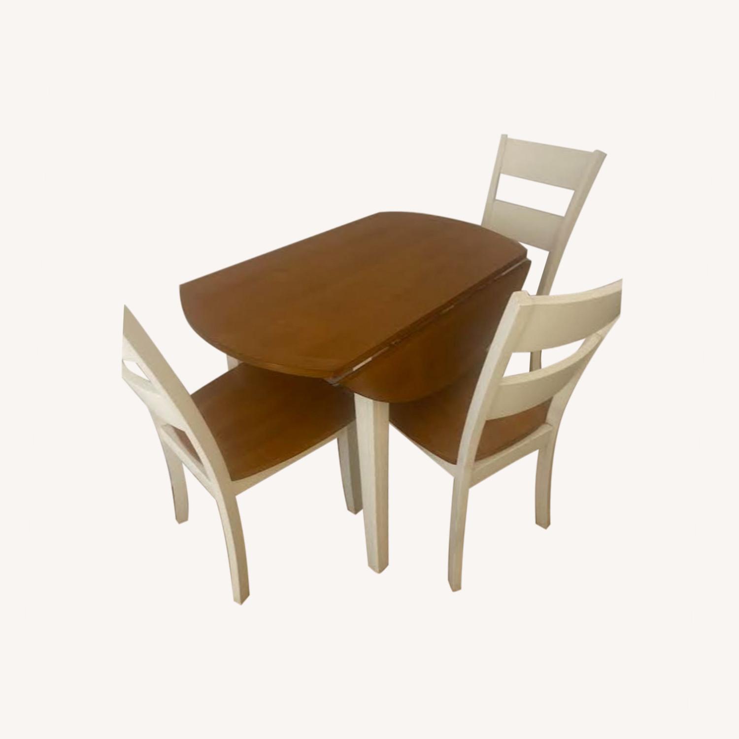 Bob's Discount Table with 3 Chairs AptDeco