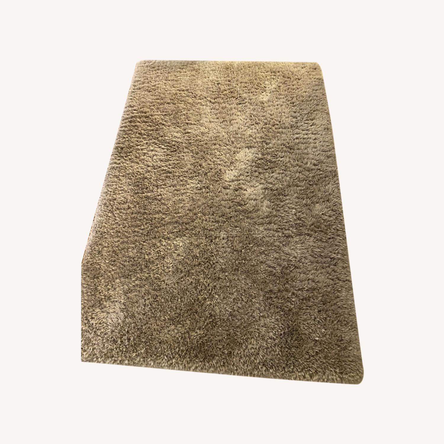 Raymour & Flanigan Gray Shag Rug AptDeco
