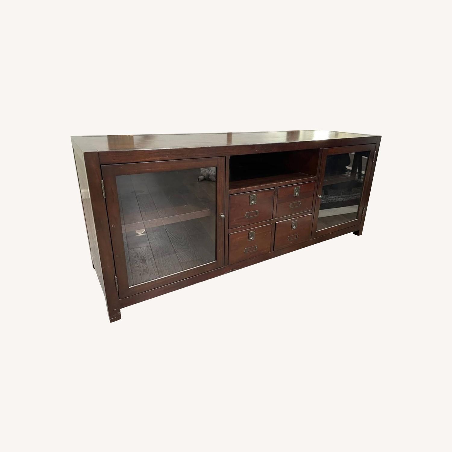 Pottery Barn Media AptDeco