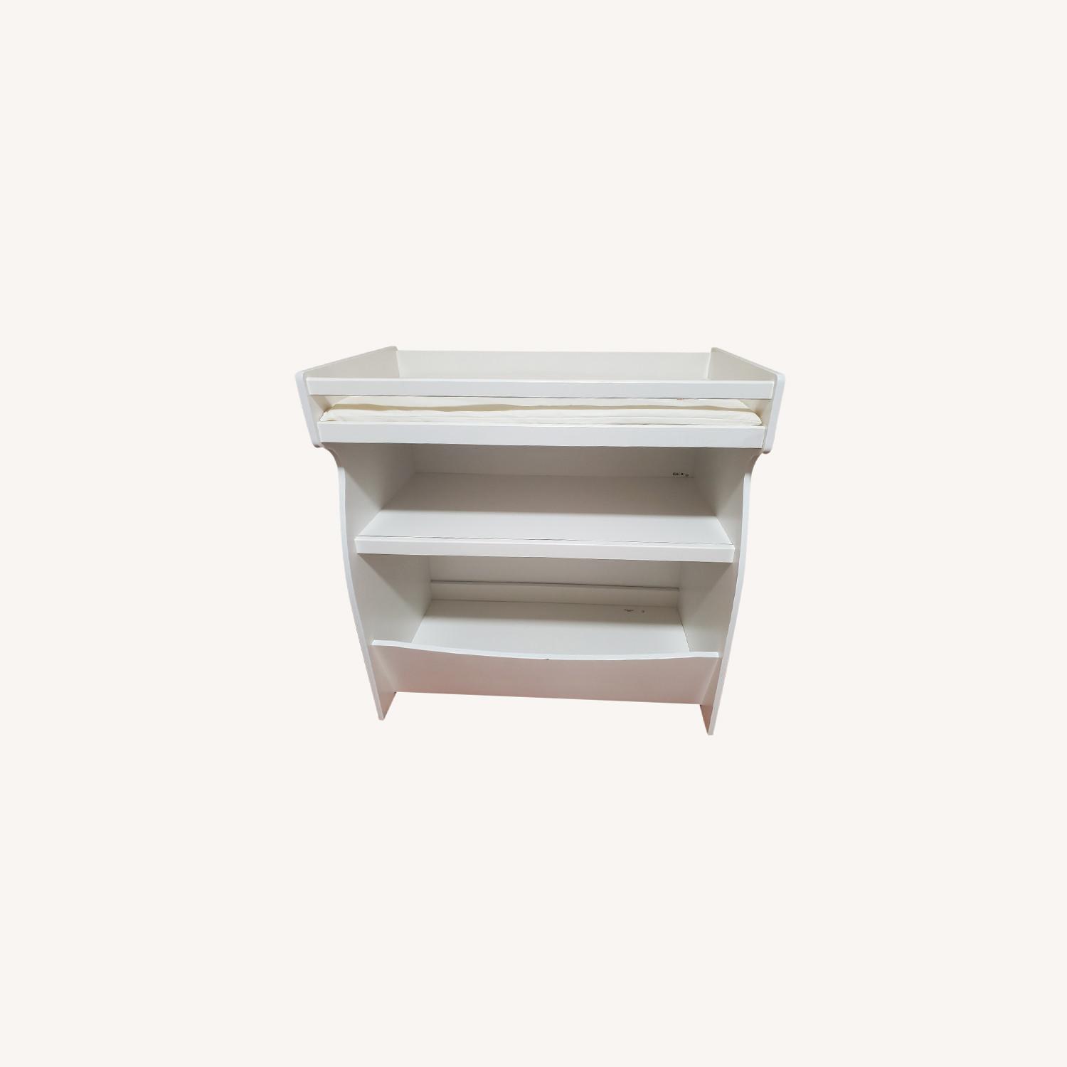 Changing Table 2 in 1 Storage - image-0