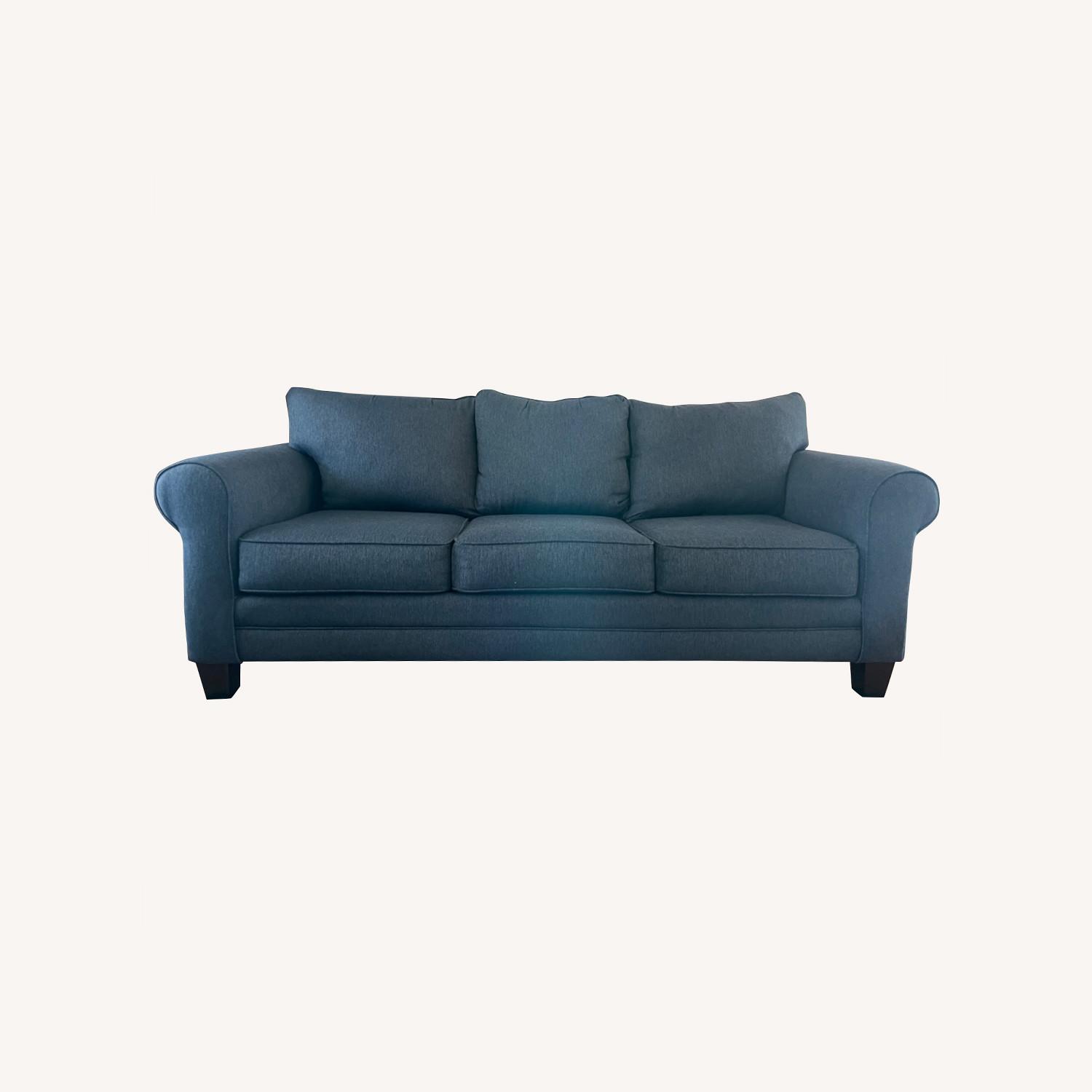 Raymour &amp; Flanigan McKinley Queen Sleeper Sofa - AptDeco