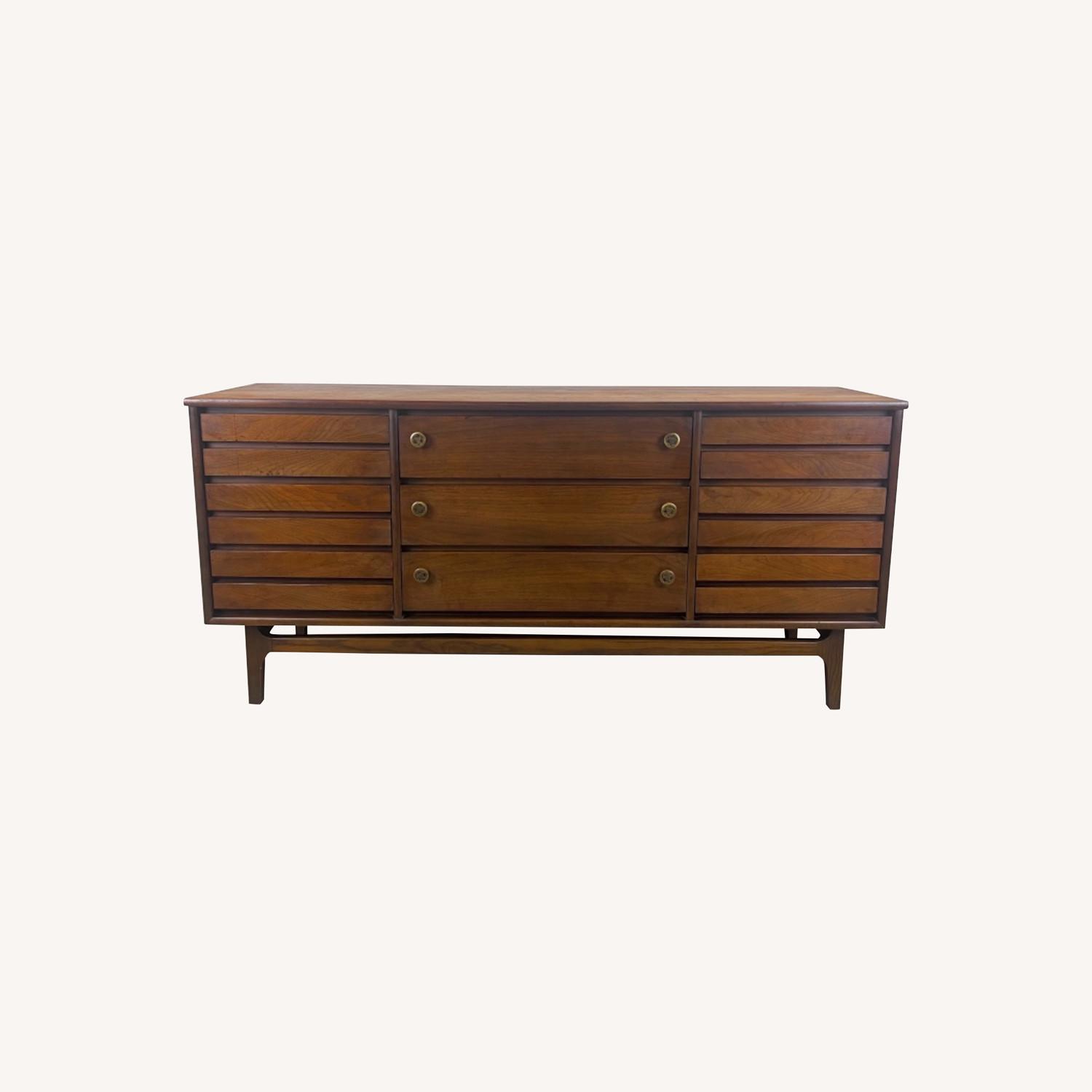 Stanley Furniture Mid-Century Dresser - image-0