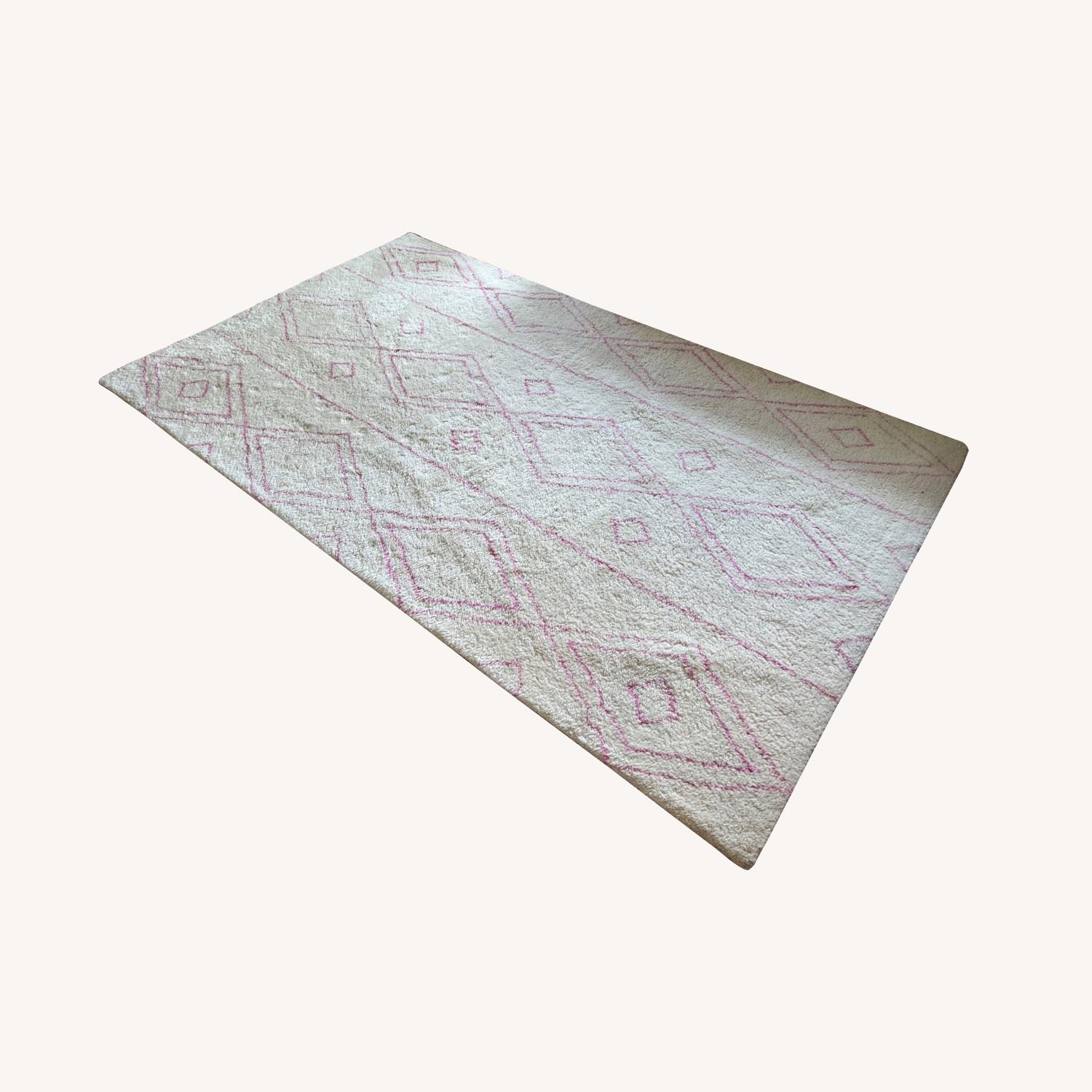 Pottery Barn Rug in Ivory/Pink 5x8ft - image-0