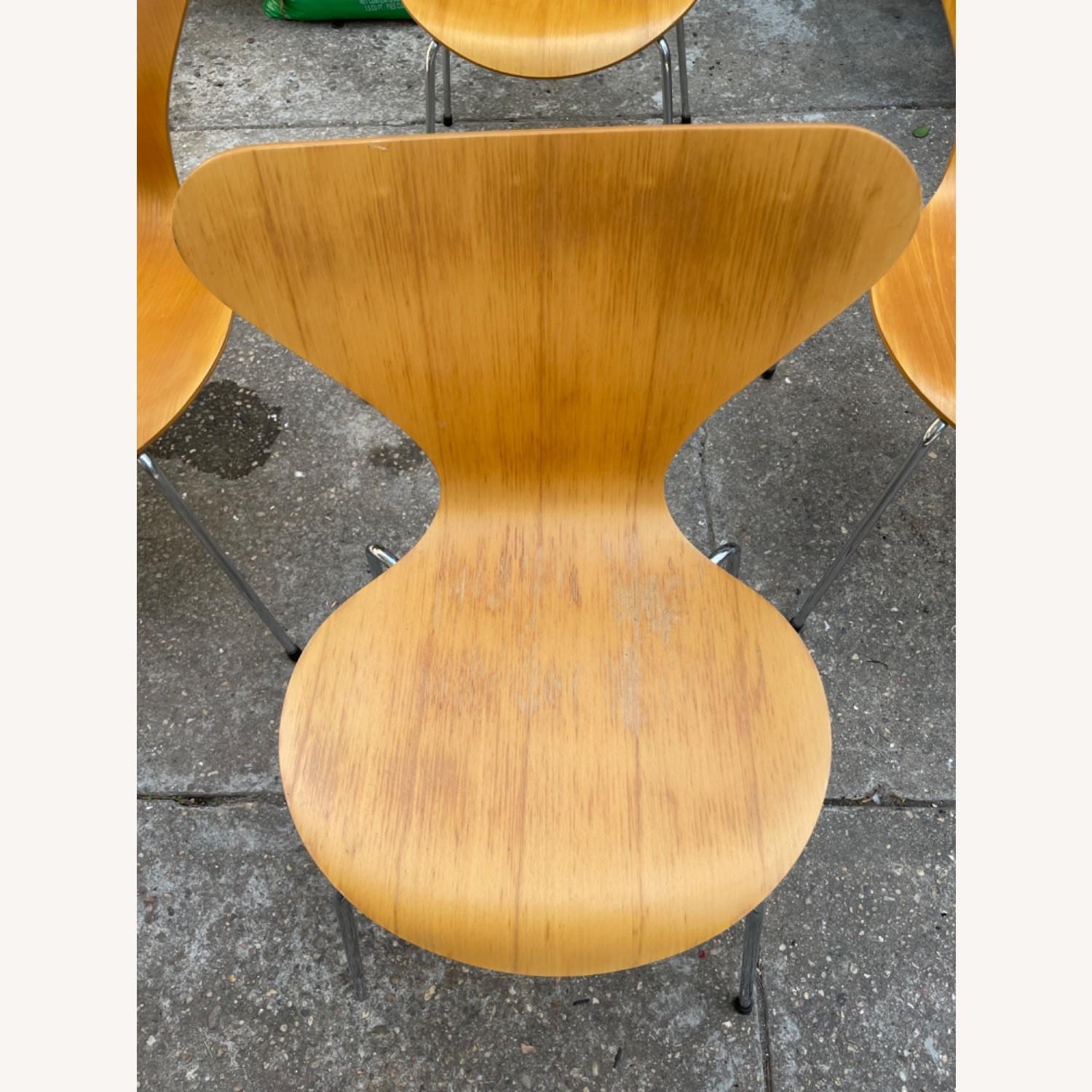 Arne Jacobsen Fritz Hansen Series 7 Chair set of 6 - image-13