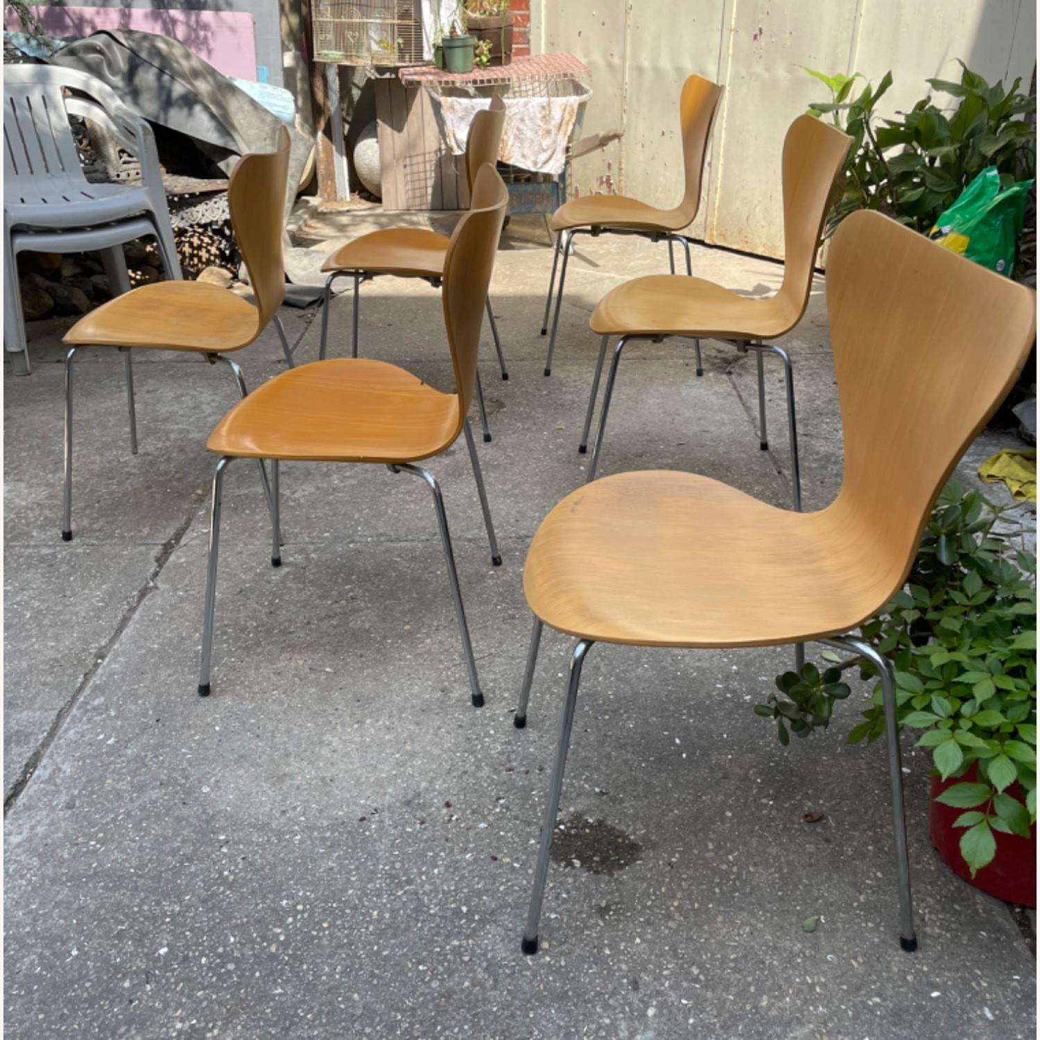 Arne Jacobsen Fritz Hansen Series 7 Chair set of 6 - AptDeco