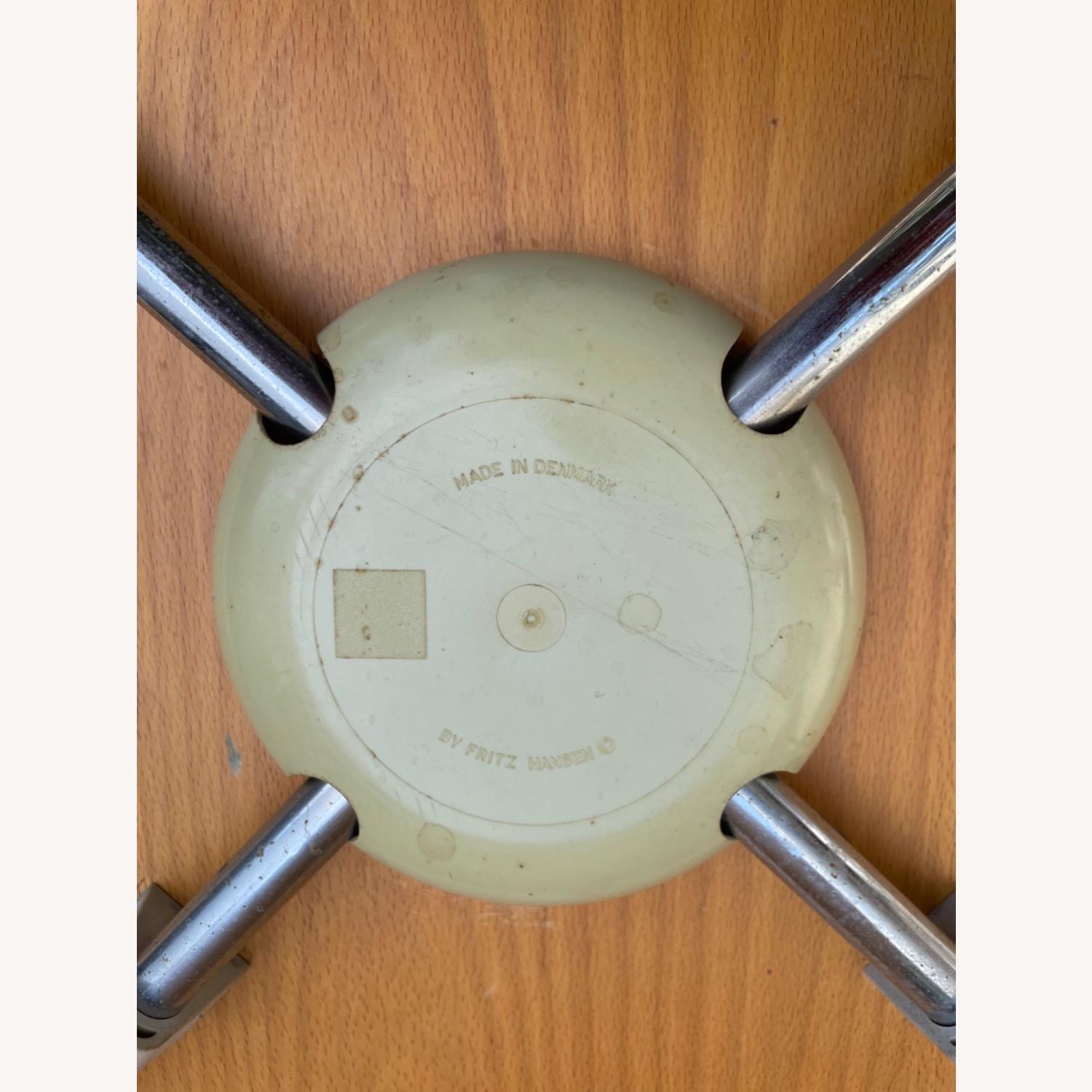 Arne Jacobsen Fritz Hansen Series 7 Chair set of 6 - image-20