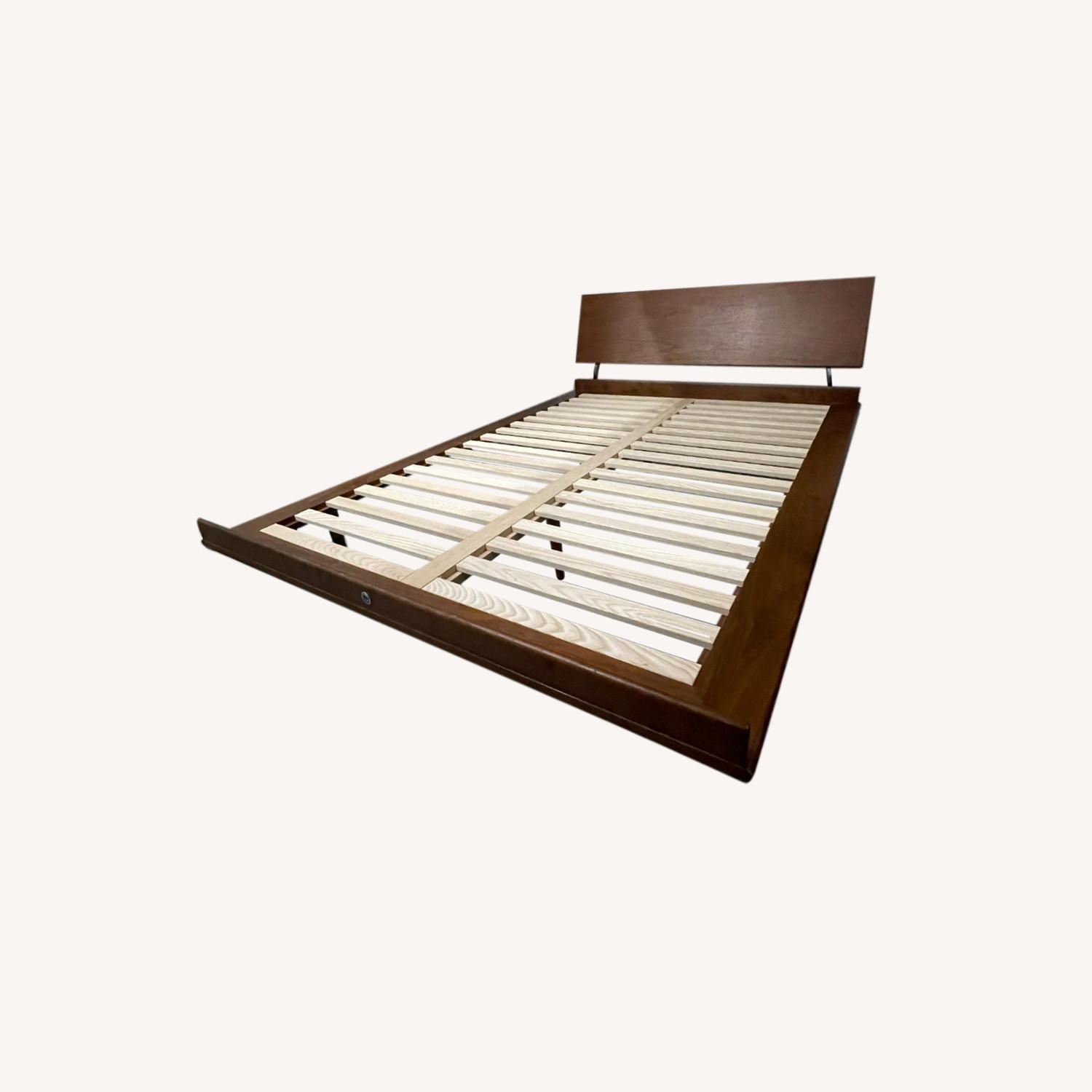 Herman Miller Nelson Thin Edge Bed / Queen - image-0