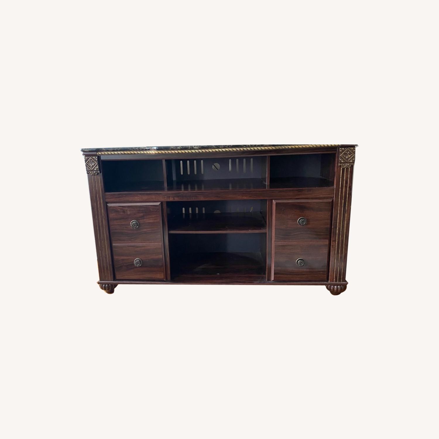 Raymour & Flanigan Tv stand with Storage AptDeco