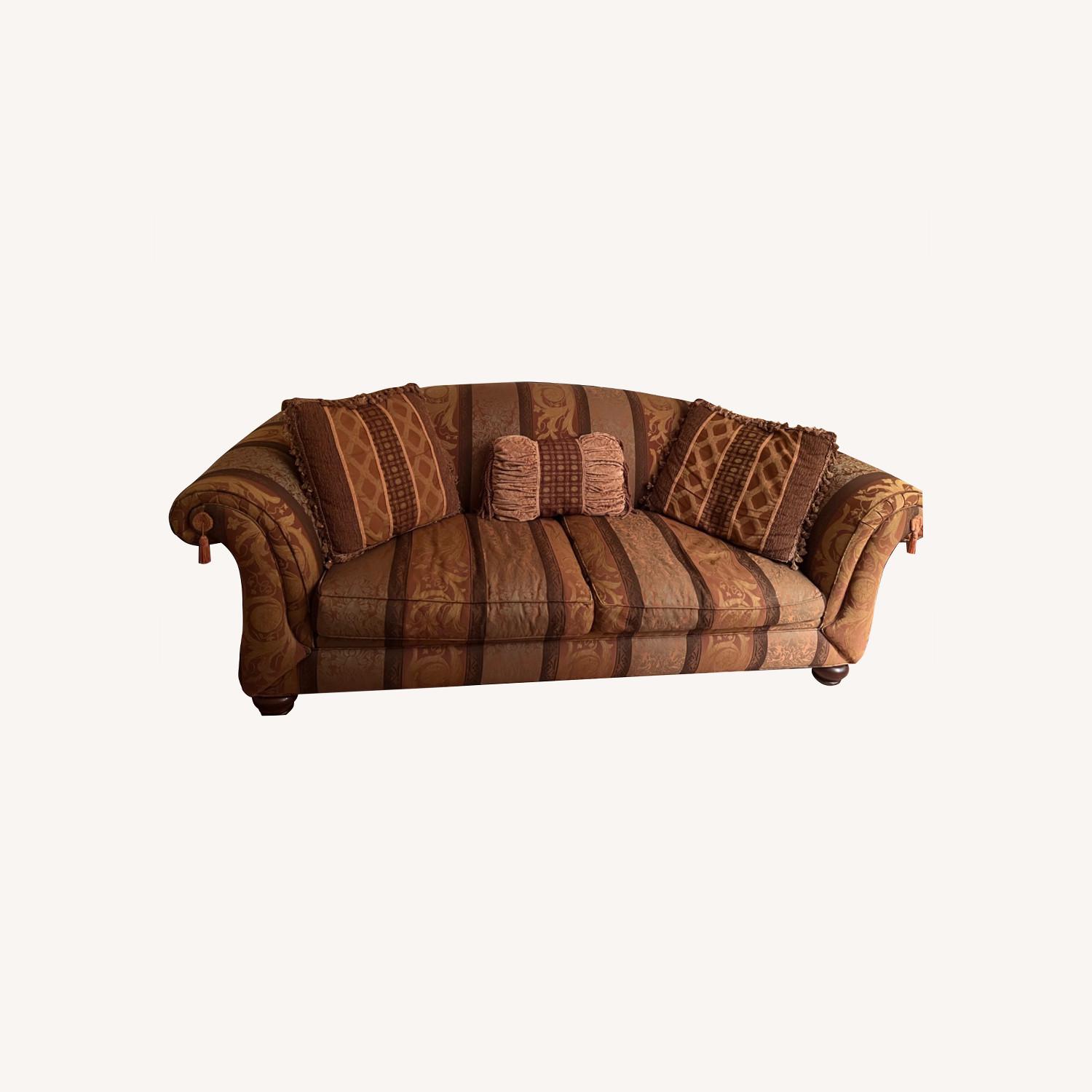 Hickory-Fry Comfortable Sofa - image-0