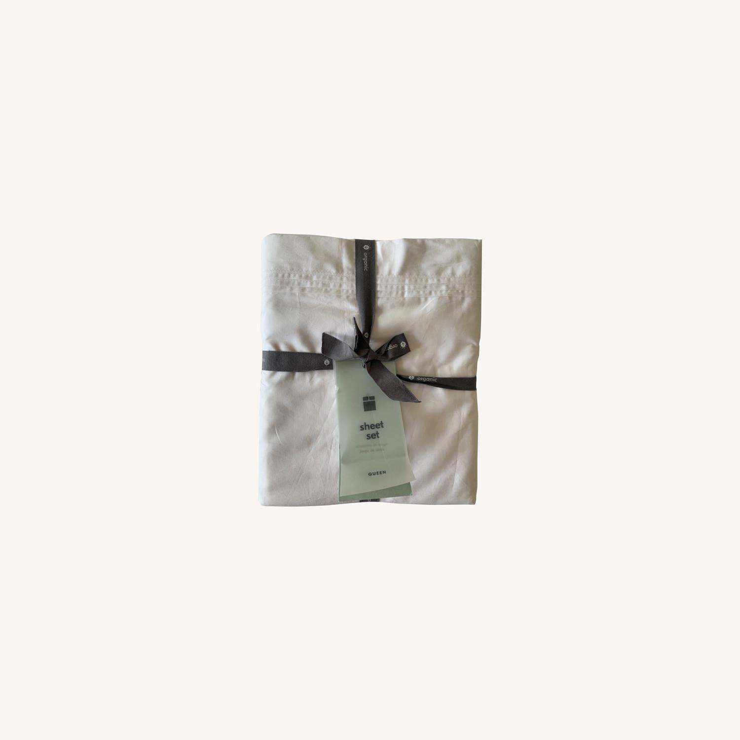West Elm Queen Sheet Set AptDeco