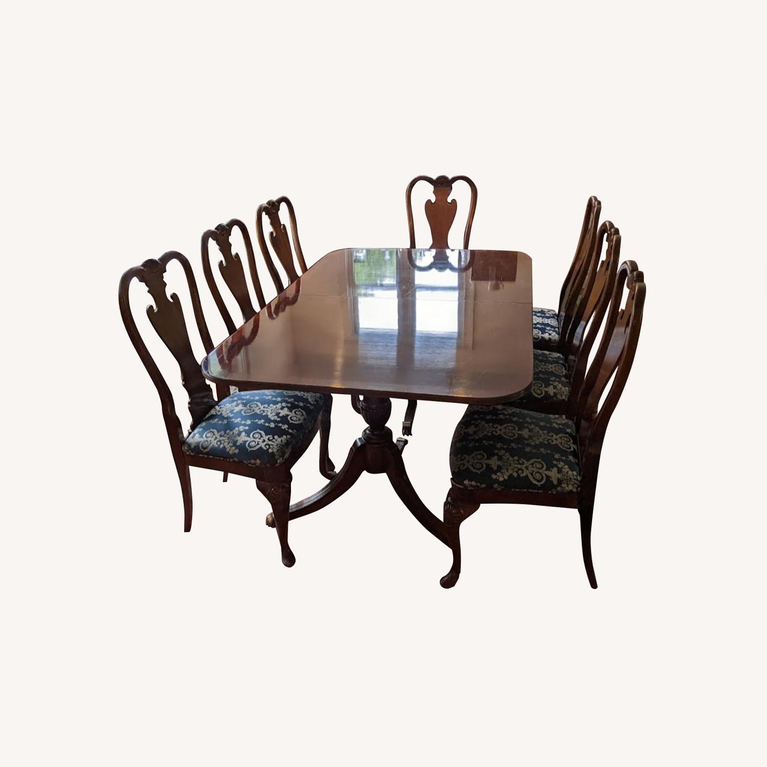 Thomasville Dining Room Table Set - image-0