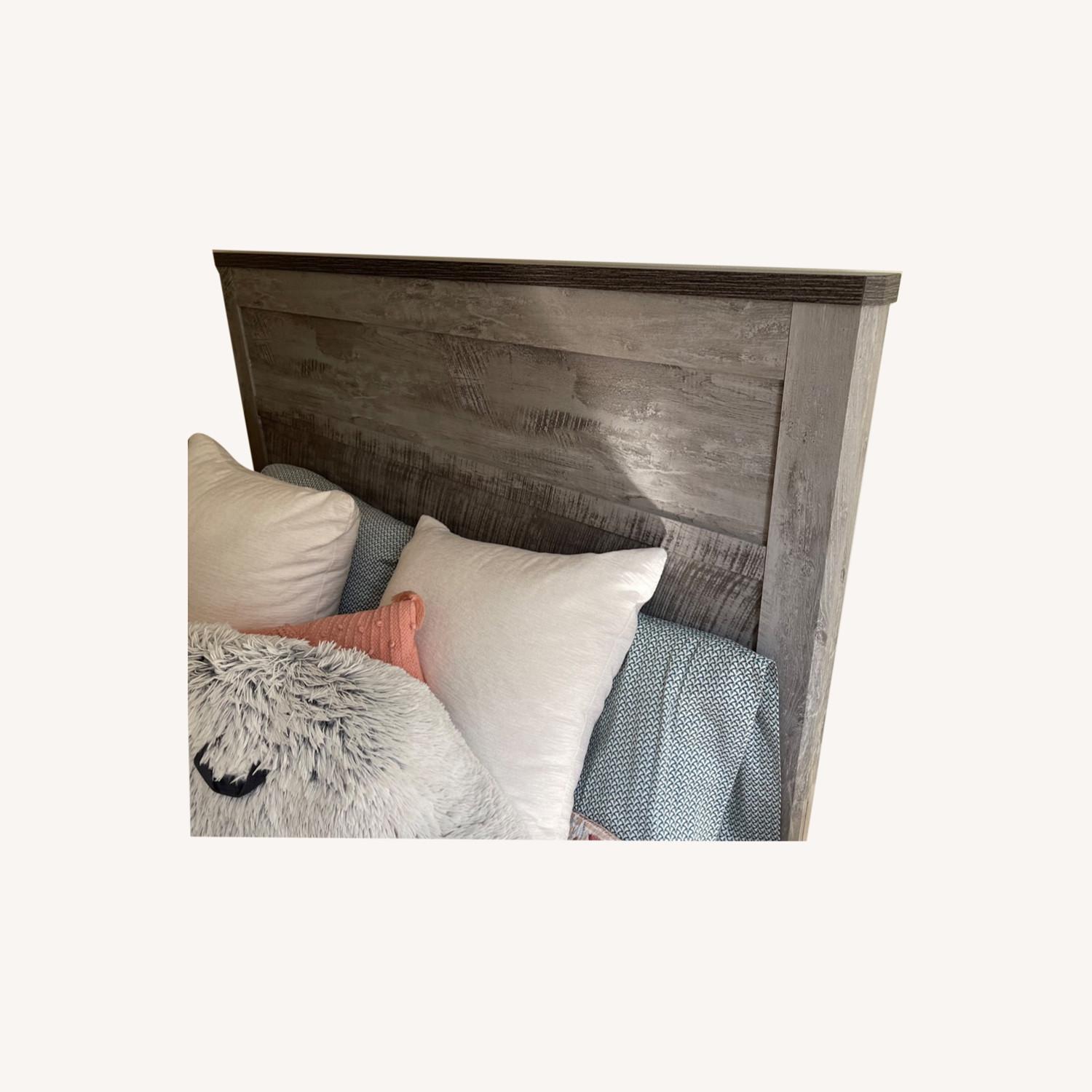 Queen Bed Frame Light Grey AptDeco