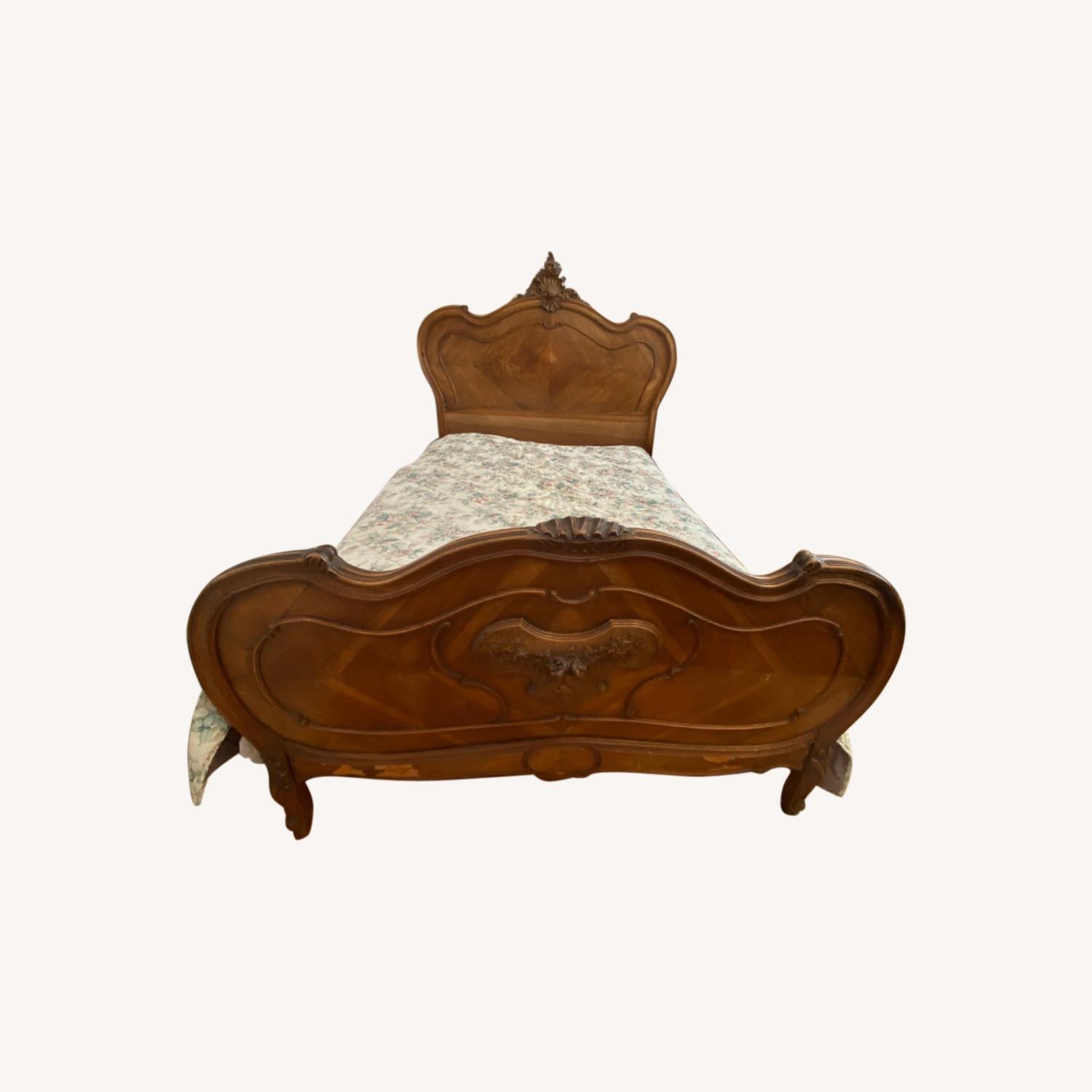 Queen Ann Style Antique Bed AptDeco