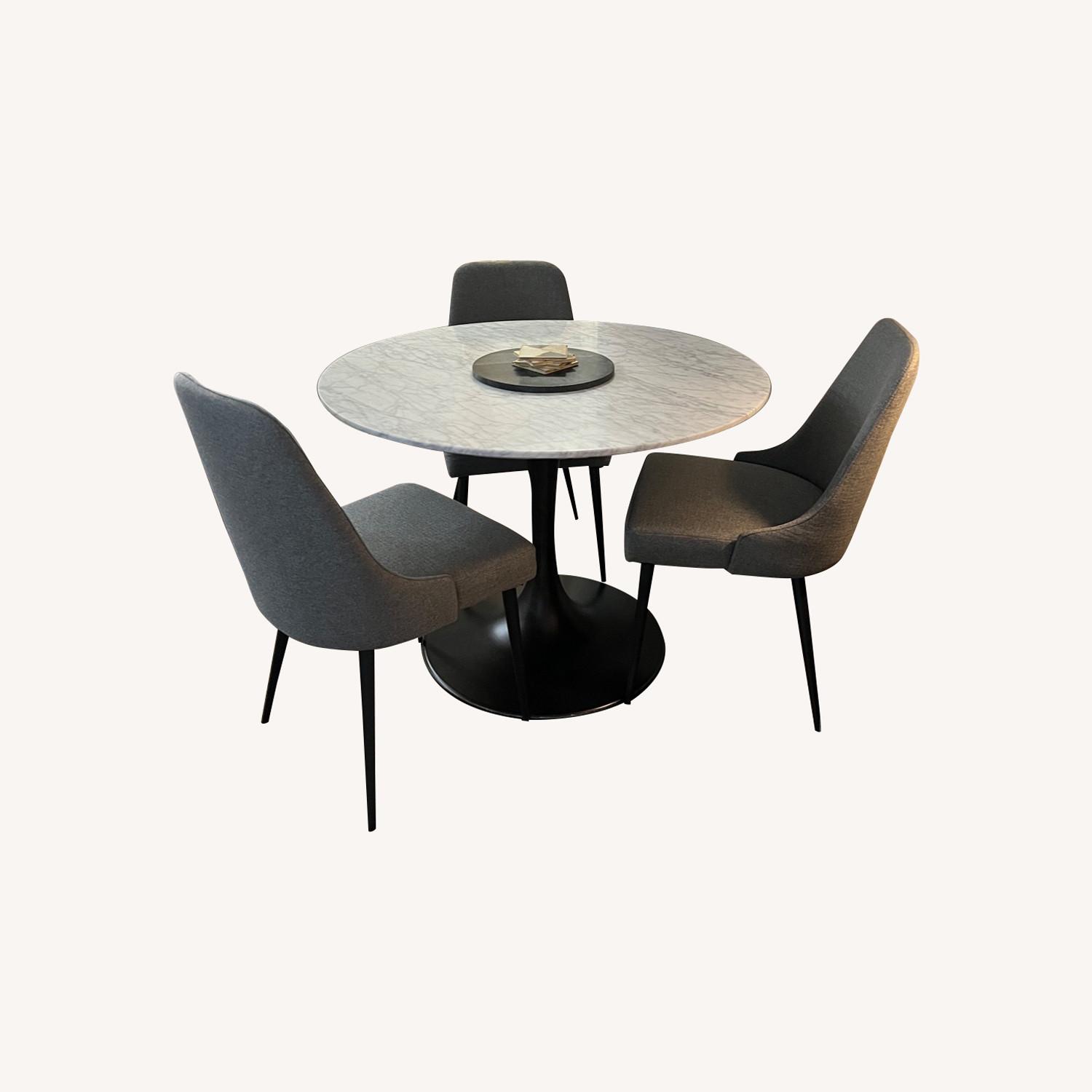 WilliamsSonoma Tulip Pedestal Dining Table 42" AptDeco