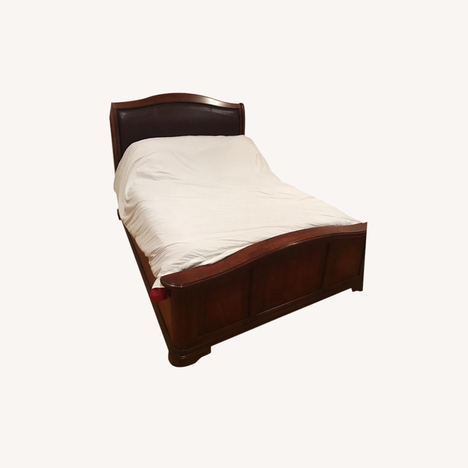 Raymour & Flanigan Queen Beds AptDeco